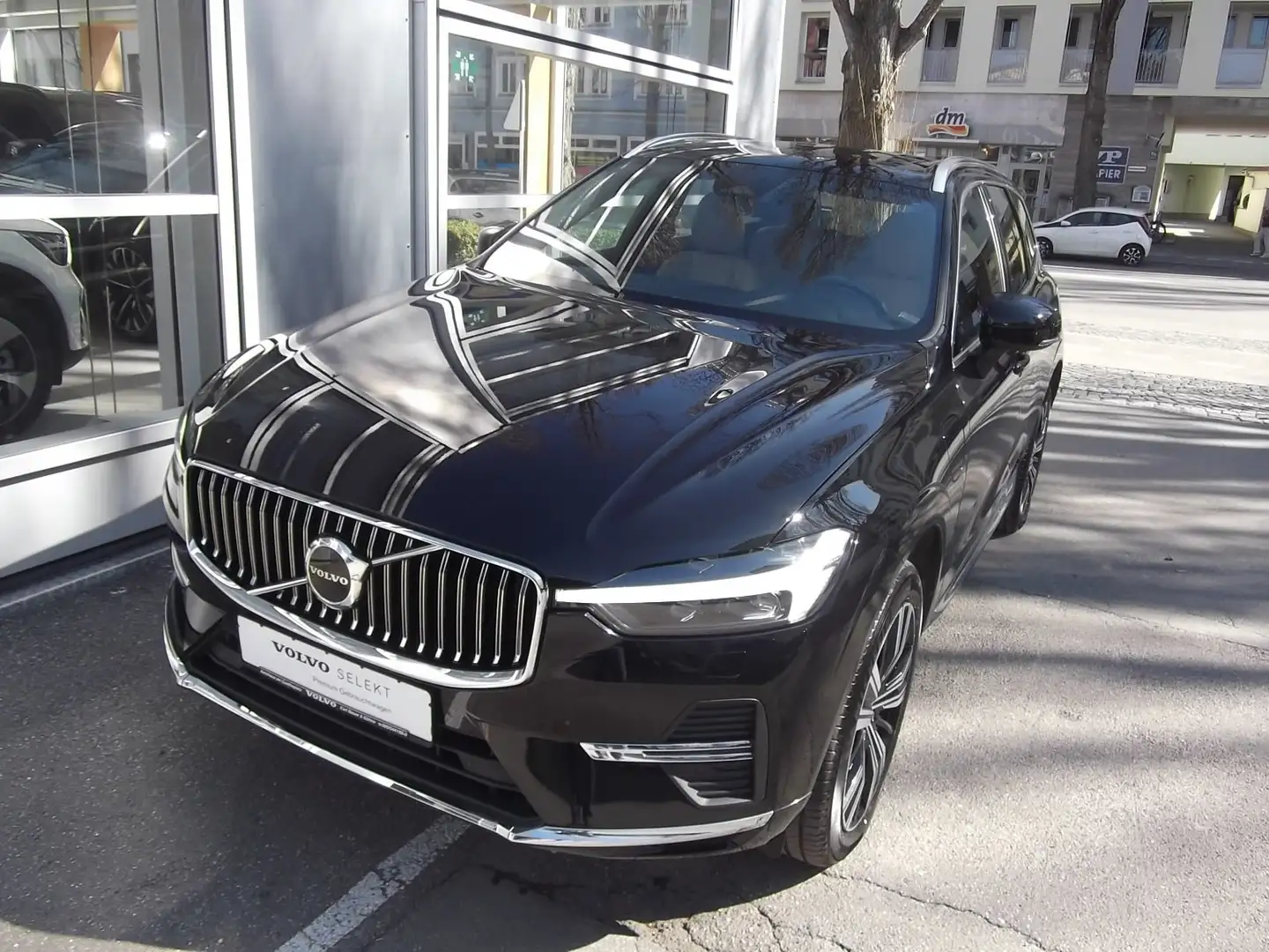 Volvo XC60 Inscription Recharge Plug-In Hybrid AWD Noir - 1