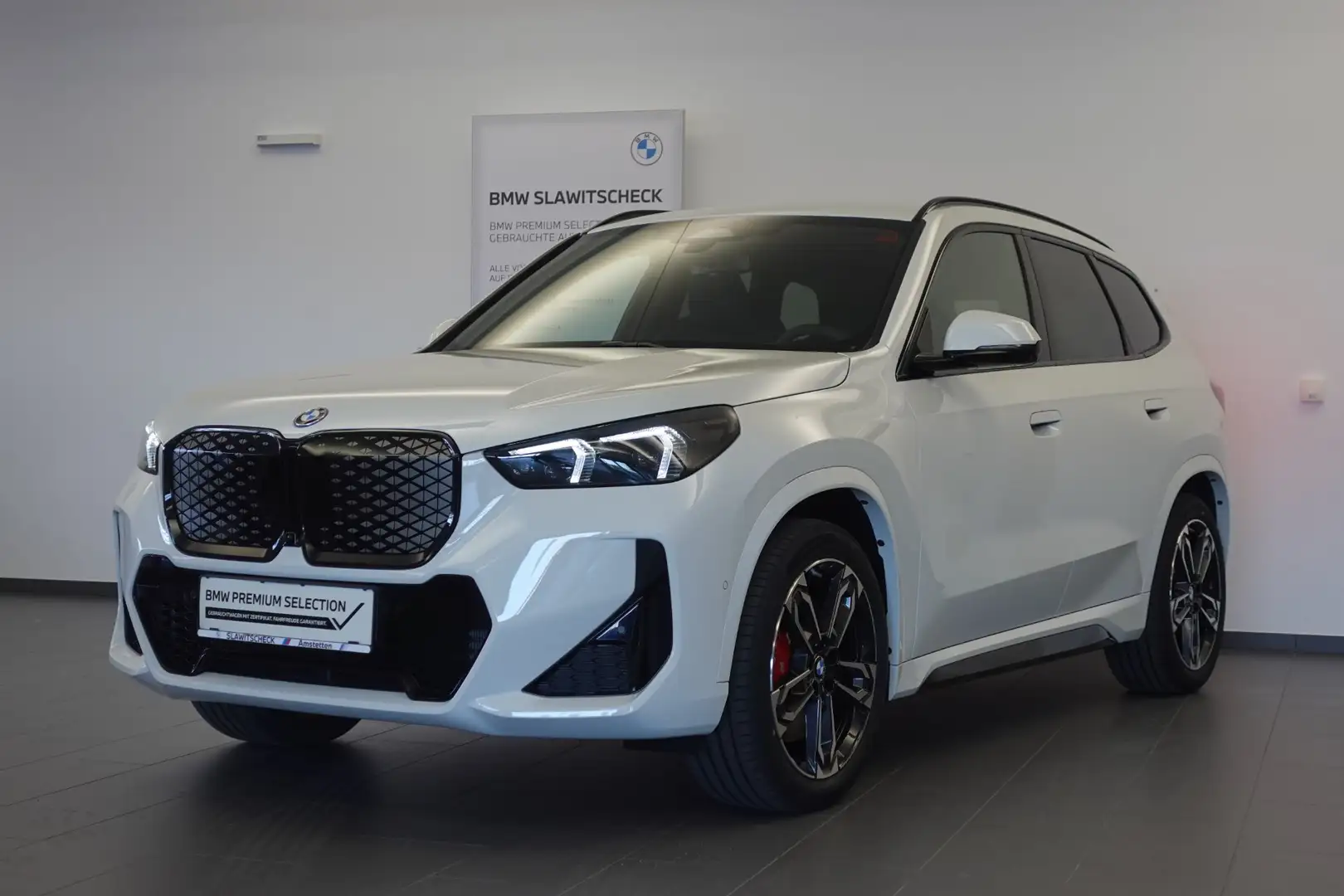 BMW iX1 xDrive30 U11 Weiß - 1