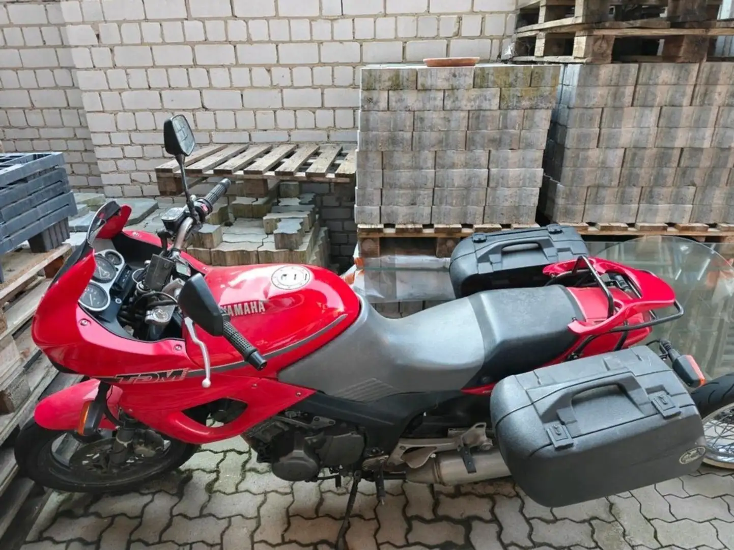 Yamaha TDM 850 3VD Rouge - 1