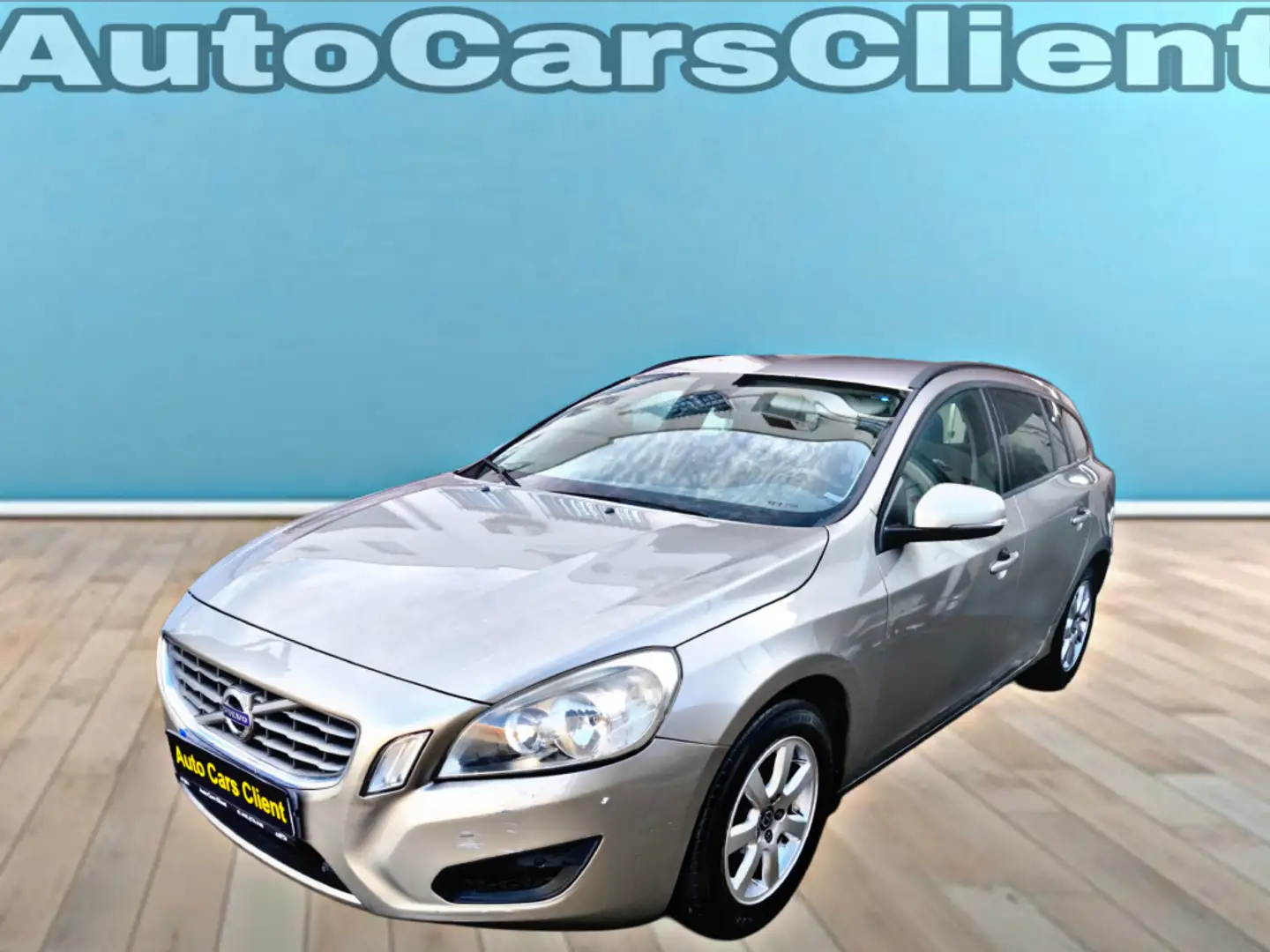 Volvo V60 1.6 DRIVe Kinetic Plateado - 1