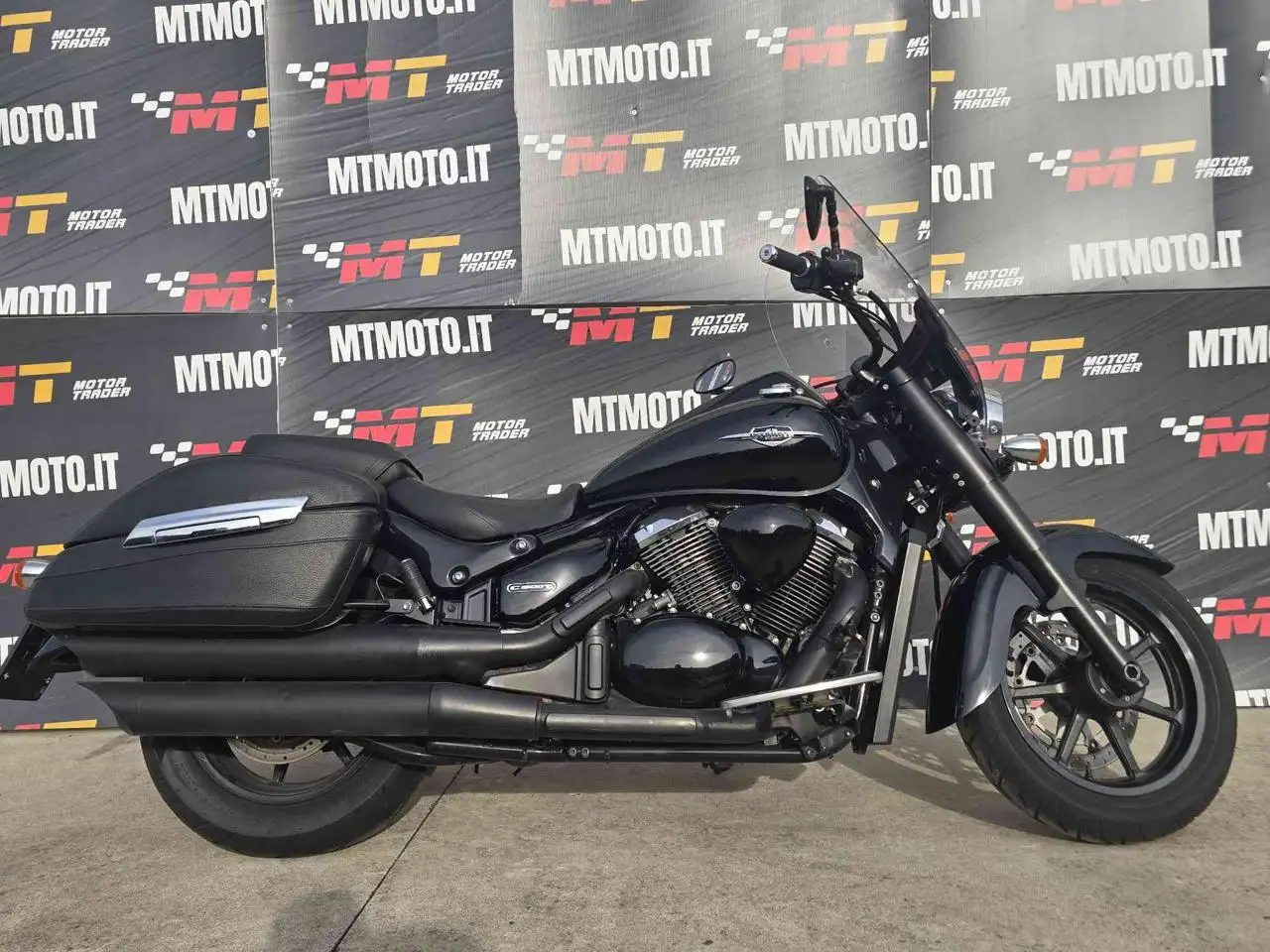 Suzuki Intruder C