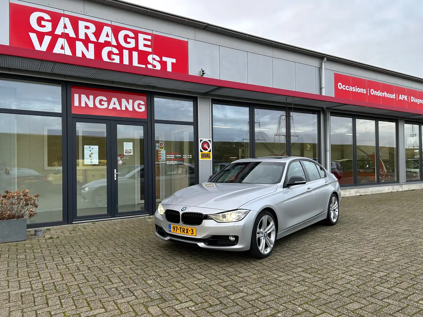 BMW 335 3-serie 335i High Executive Grau - 1