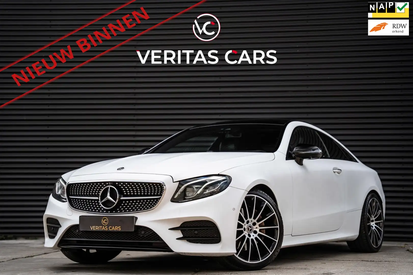 Mercedes-Benz E 220 Coupé d AMG-Line Night Pakket 194PK Pano|360 Camer Wit - 1