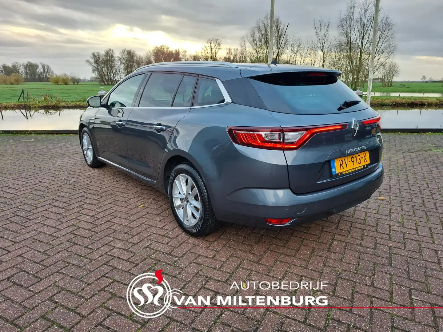 Renault Megane Estate 1.2 TCe Limited Clima Navi Cruise PDC Grijs - 2
