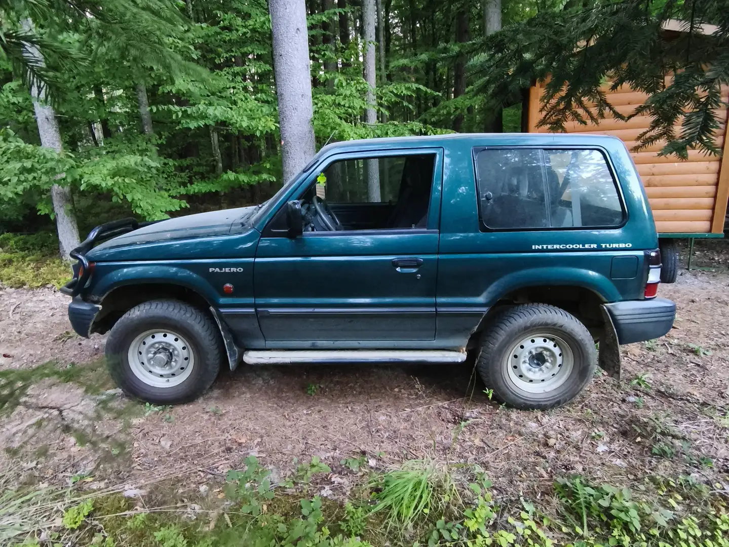Mitsubishi Pajero Pajero MT 2,5 GL TD Grün - 1