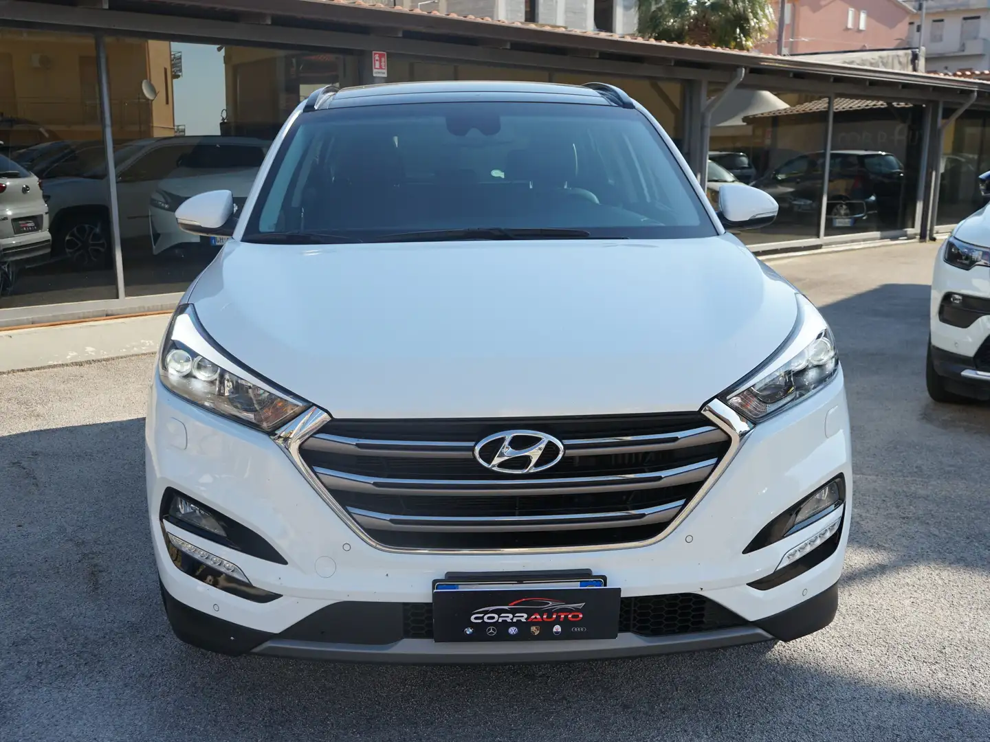 Hyundai TUCSON 1.7 crdi Xpossible 2wd 141cv dct TETTO fullllllll Bianco - 2