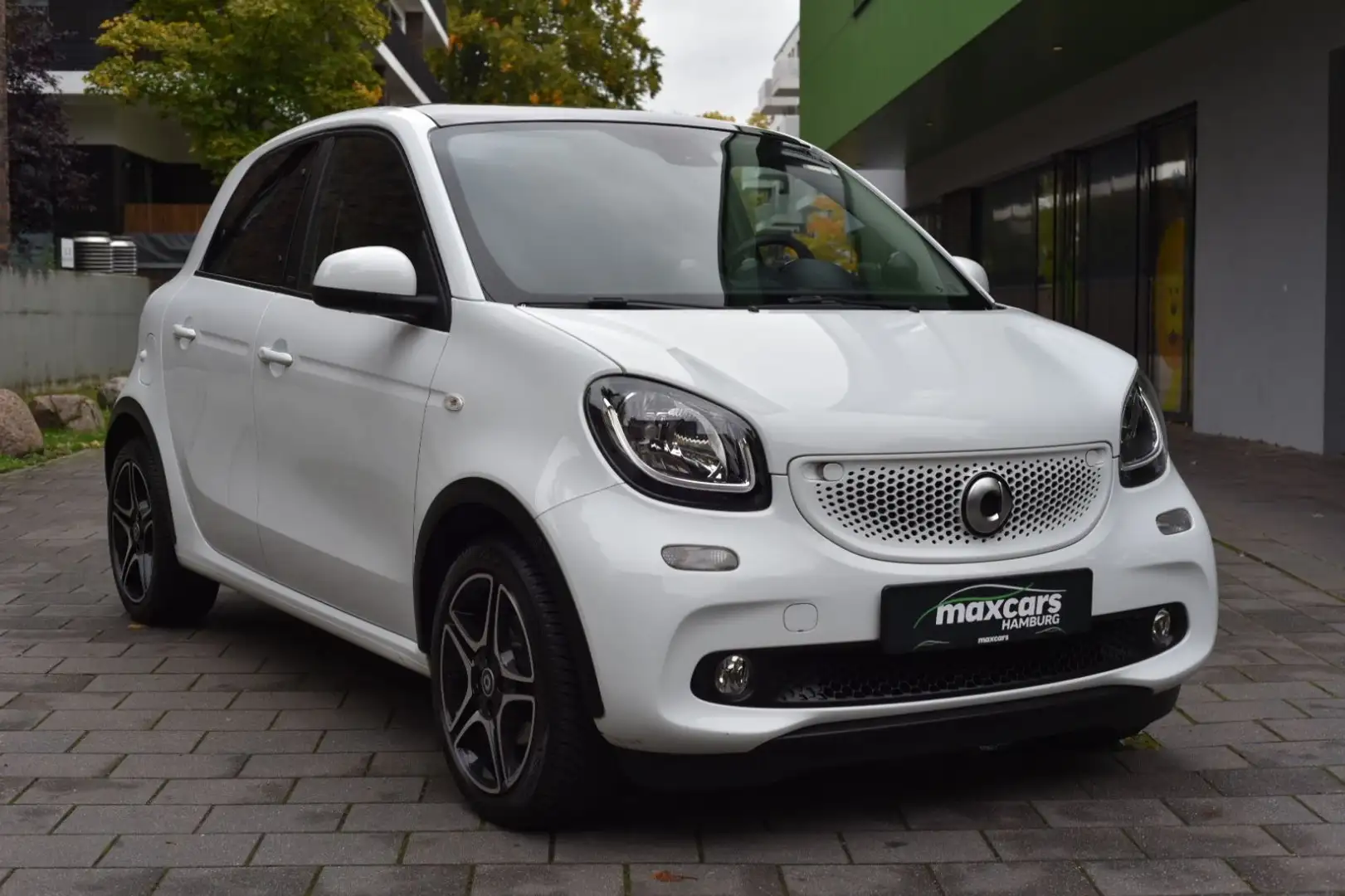 smart forFour 90 PS NAVI PANO 1 HAND LEDER Weiß - 1