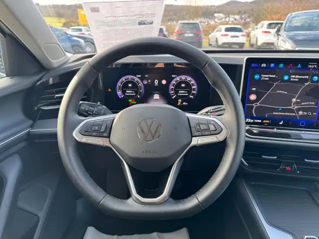 Volkswagen Passat view 12