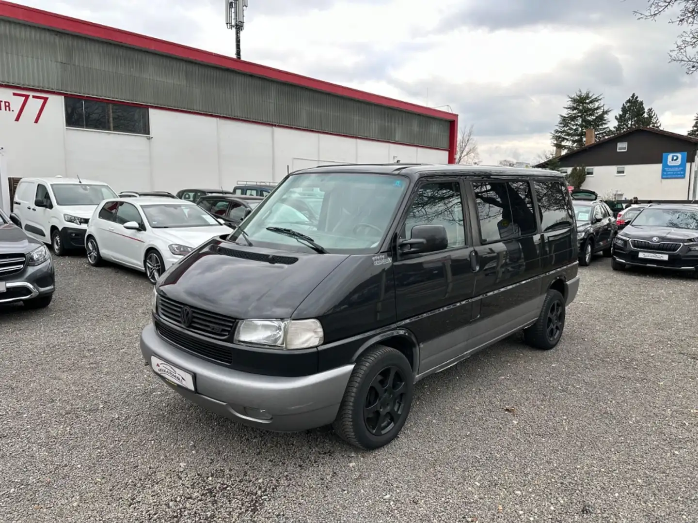 Volkswagen T4 Multivan 2.5TDI Autom. KLIMA Schwarz - 1