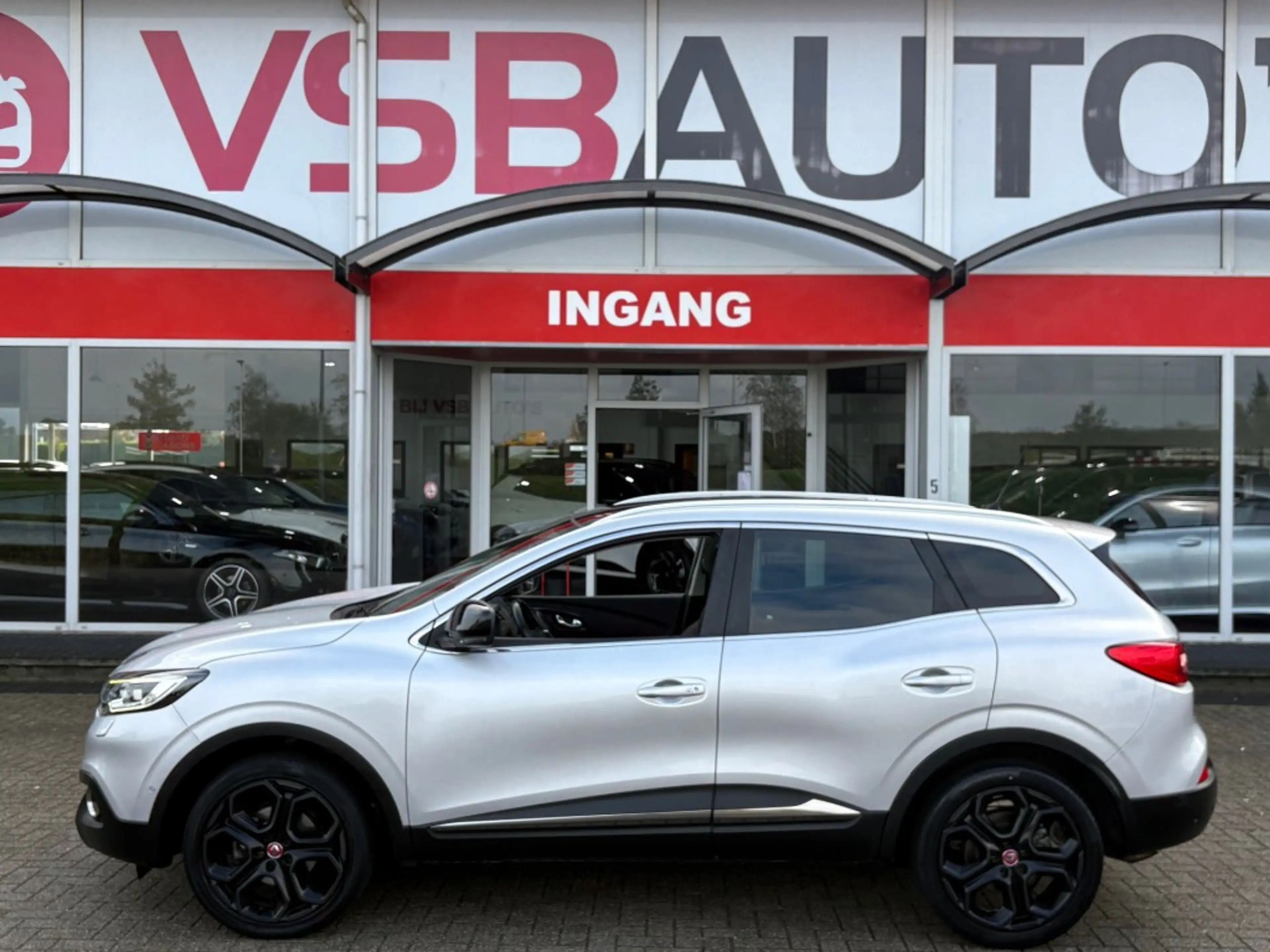 Renault Kadjar 1.2 TCE AUT. 130PK BOSE BLACK-EDITION LEER PANO-DA — photo 2