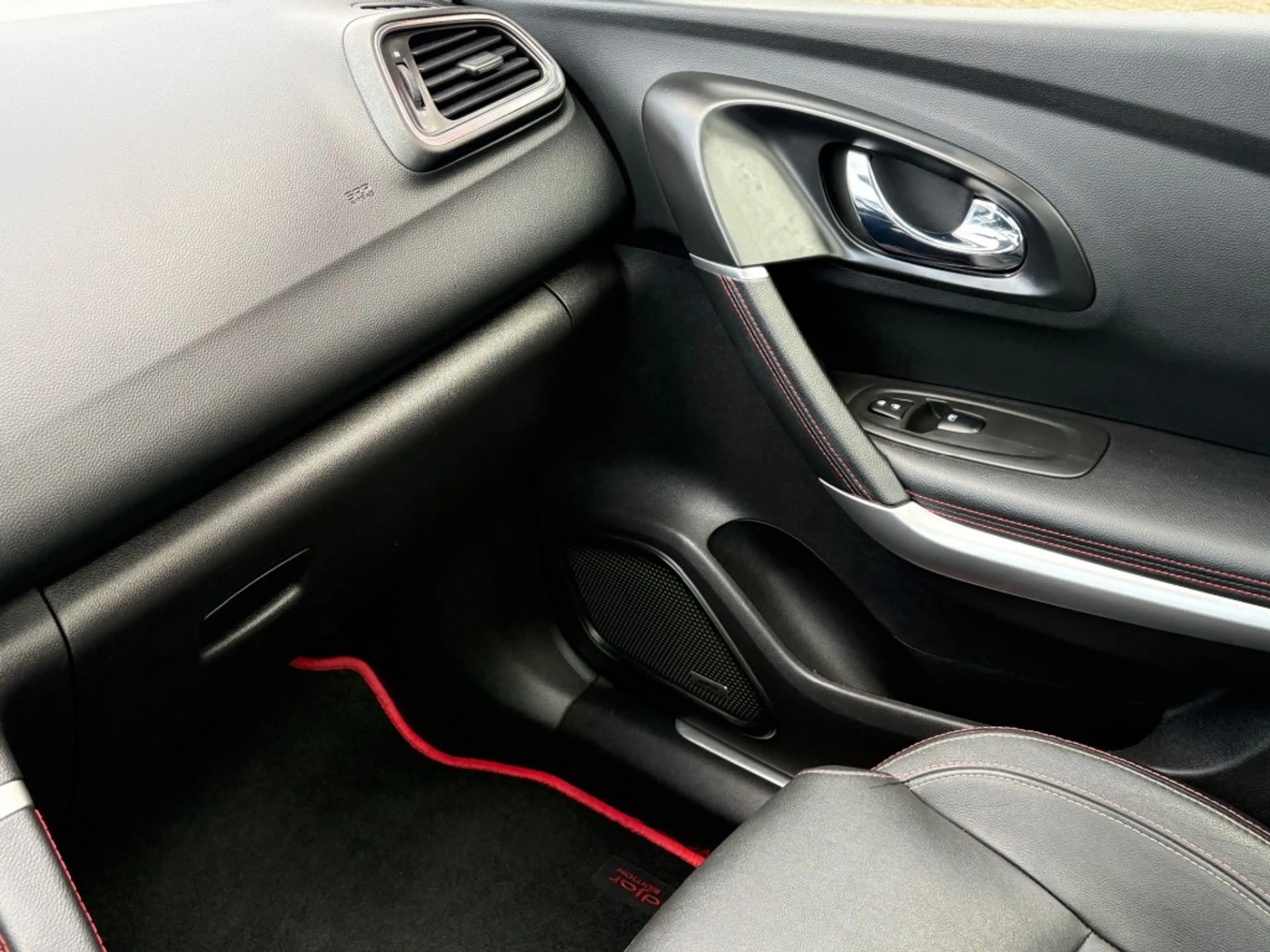 Renault Kadjar 1.2 TCE AUT. 130PK BOSE BLACK-EDITION LEER PANO-DA — photo 21