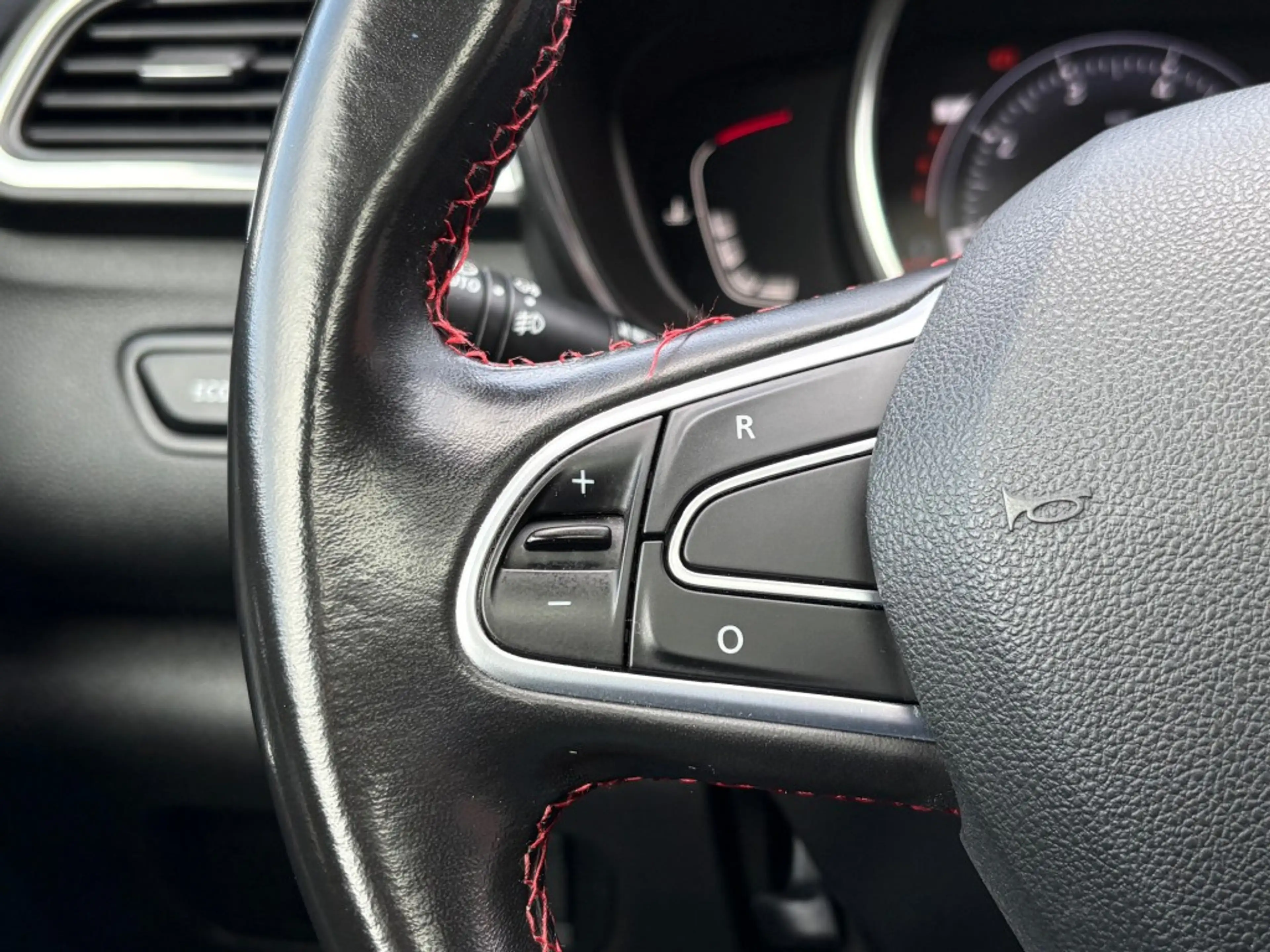Renault Kadjar 1.2 TCE AUT. 130PK BOSE BLACK-EDITION LEER PANO-DA — photo 18
