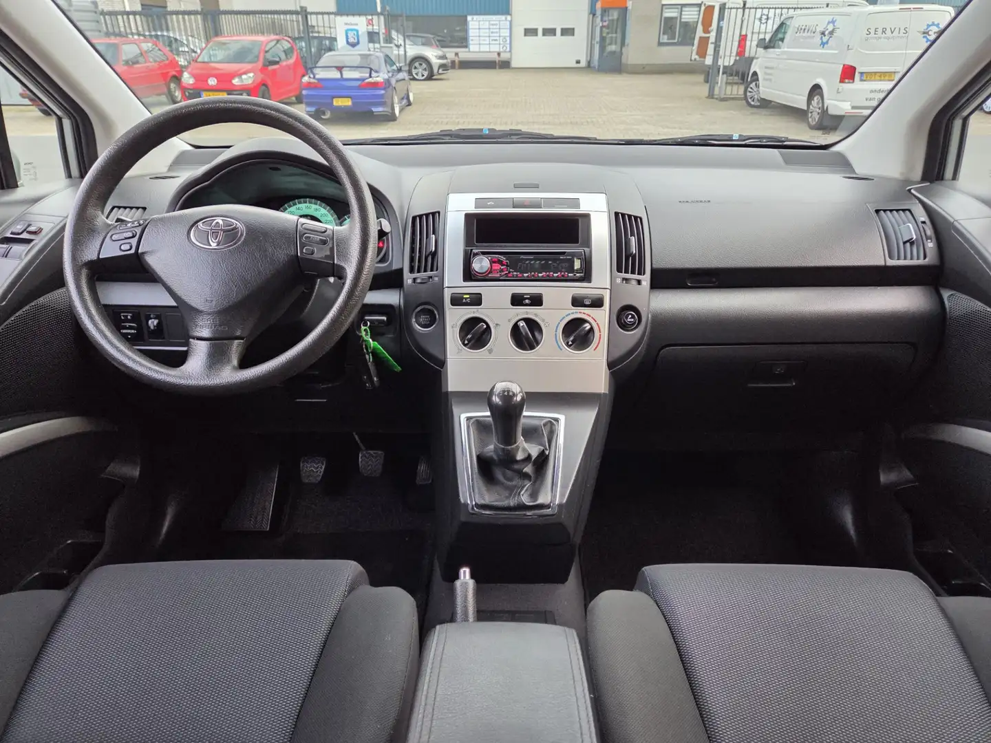 Toyota Verso 1.6 VVT-i Terra|Trekhaak|Keyless|Airco|NAP Grijs - 2