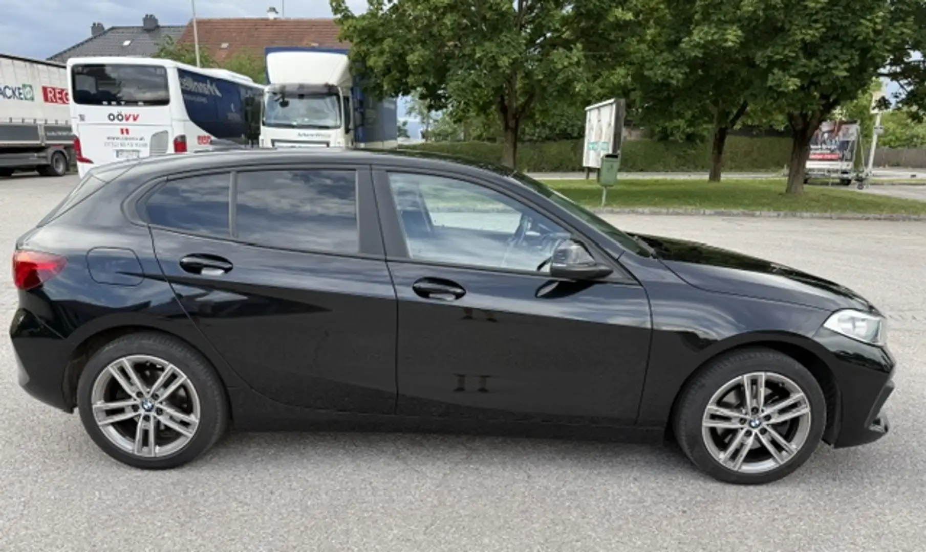 BMW 118 118i Schwarz - 1