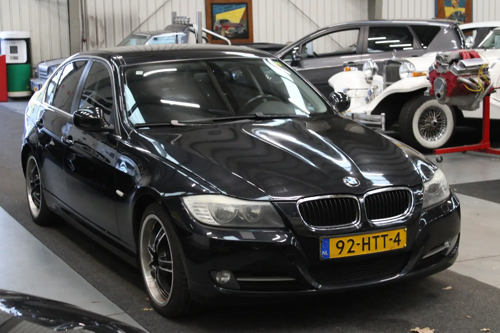 BMW 325 3-serie 325i Executive Automaat Airco, Cruise Cont Zwart - 2