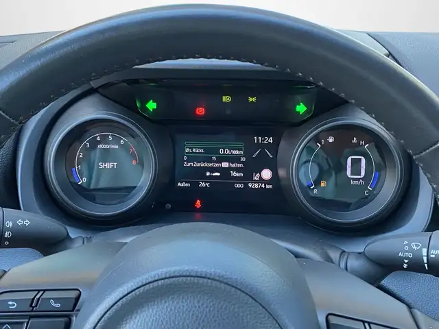 Toyota Yaris view 11