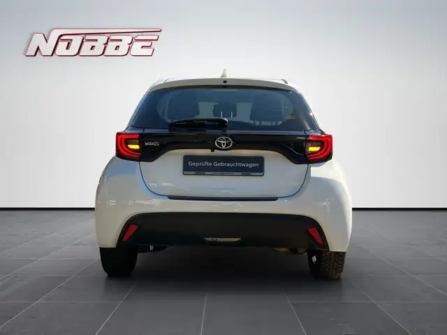 Toyota Yaris view 4