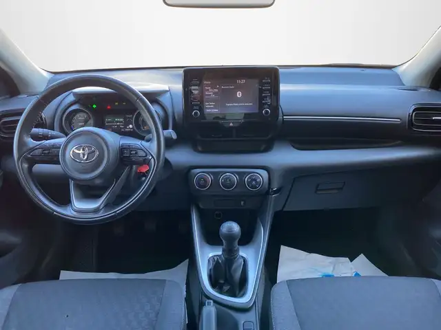 Toyota Yaris view 13