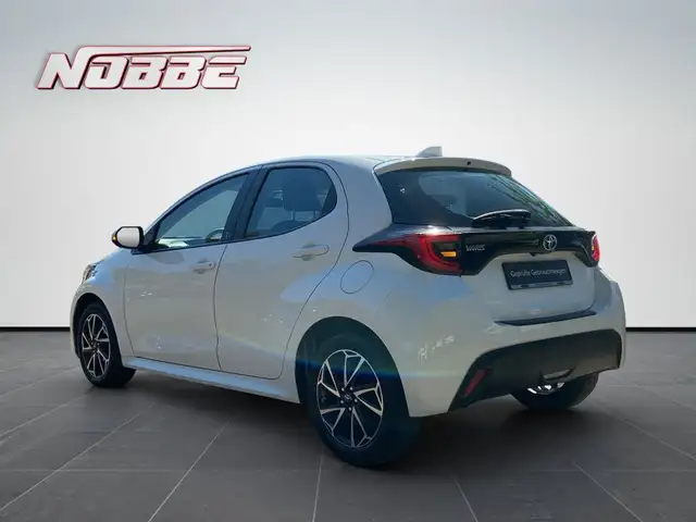 Toyota Yaris view 3