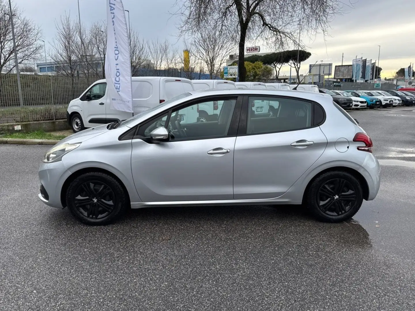 Peugeot 208 Active PureTech 68cv Grigio - 2