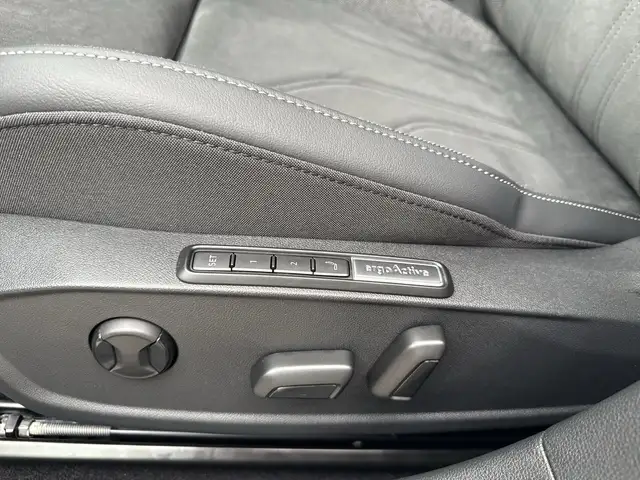 Volkswagen Golf view 10
