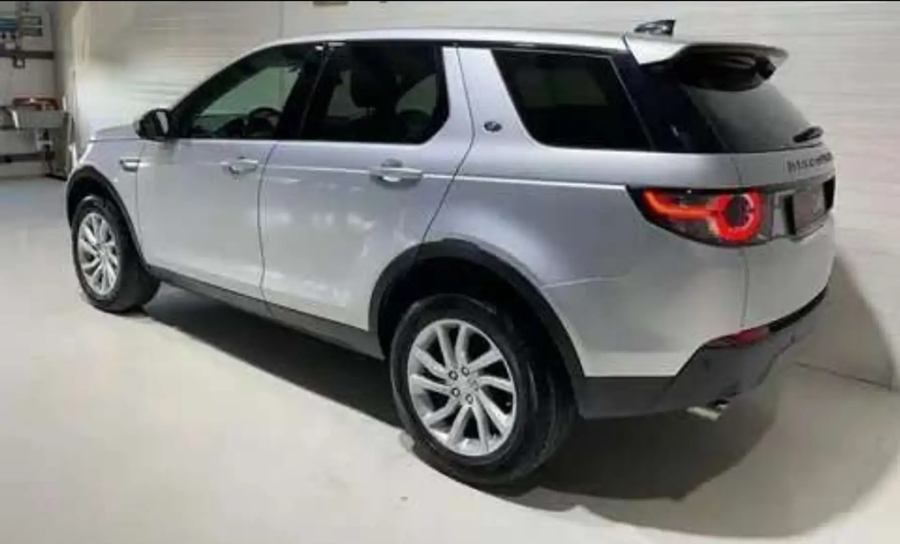Land Rover Discovery Sport 2,0 TD4 4WD Pure - 2