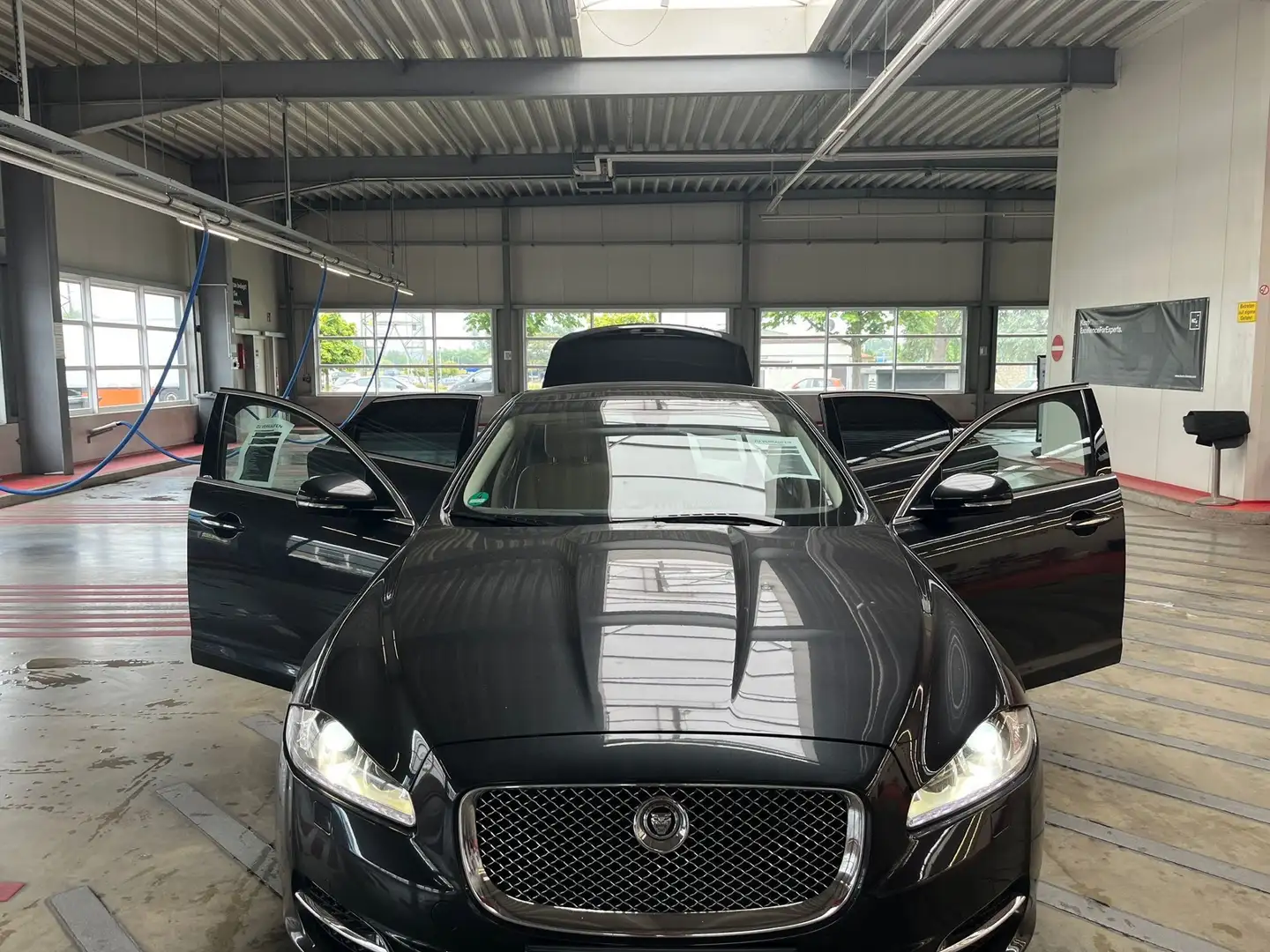 Jaguar XJ Premium Luxury Panorama Gris - 2