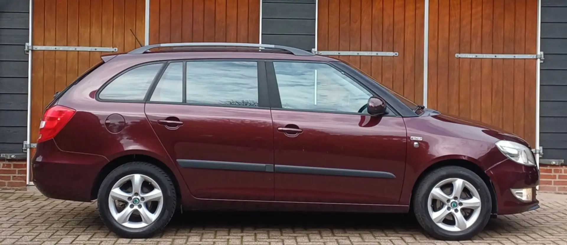 Skoda Fabia Combi 1.2 TSI Dynamic, Nieuwe ketting, Stoelverwar Rood - 2