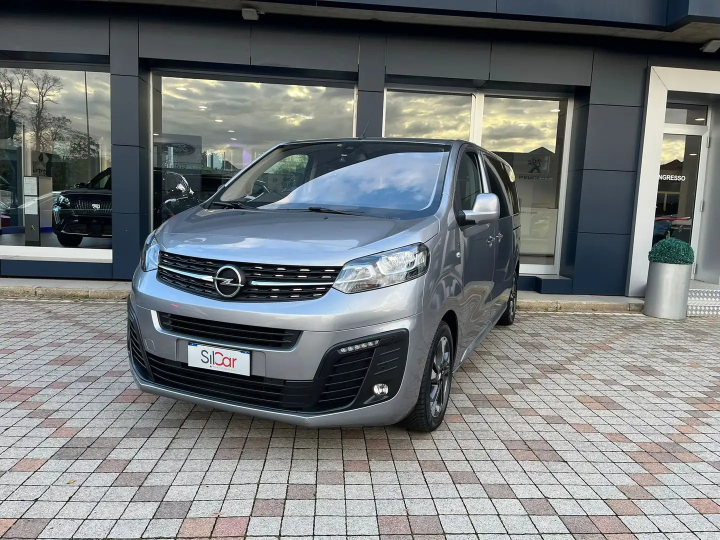 Opel Zafira Life 2.0 Diesel 180CV aut. Start&Stop Business Edition Gris - 1