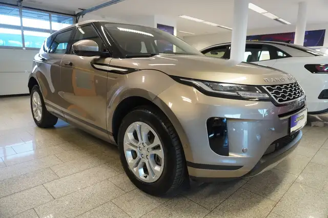 Land Rover Range Rover Evoque view 3