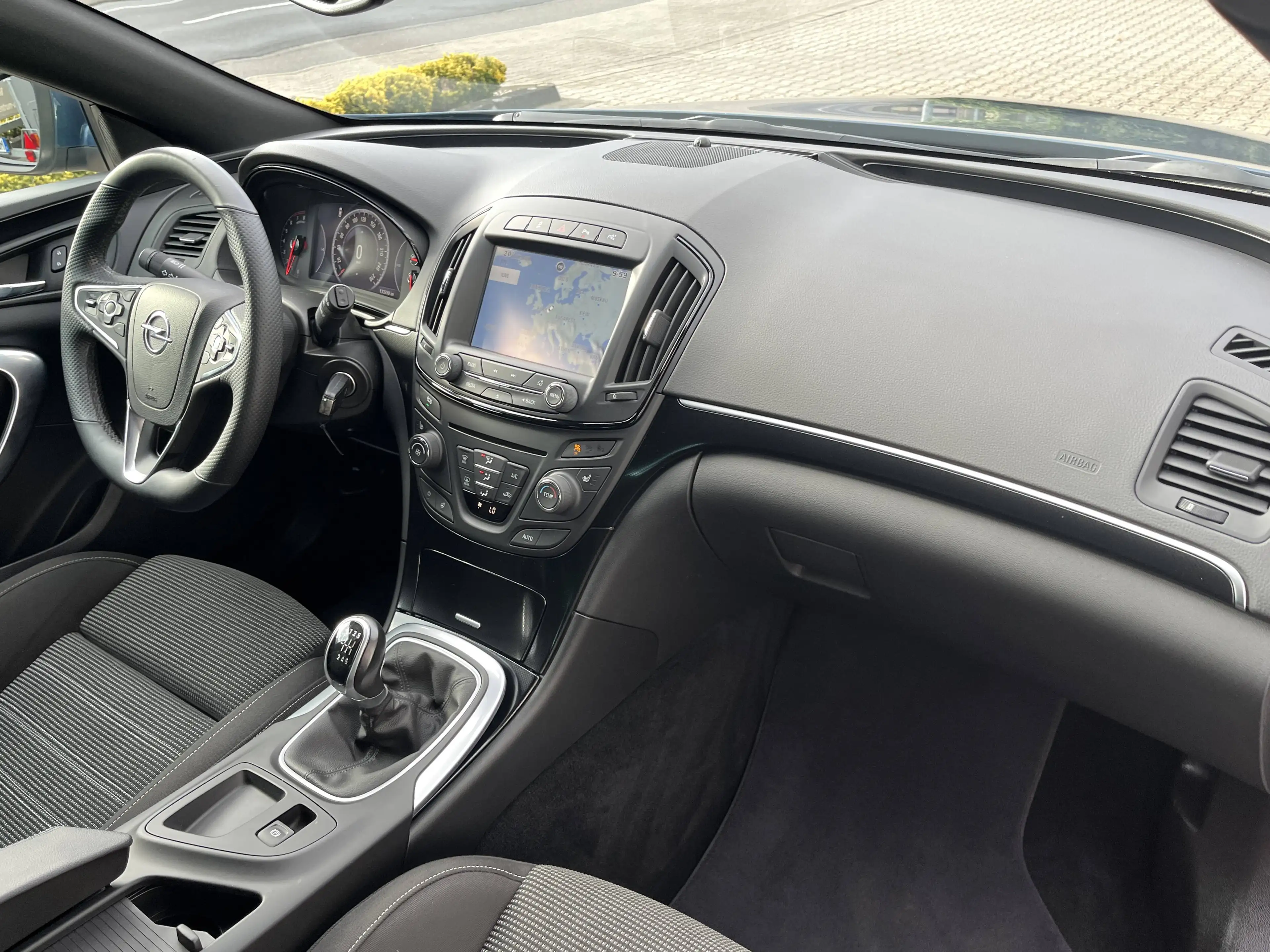 Opel Insignia 1.6 DI Sport *Xenon*Navi*AHK* — photo 6