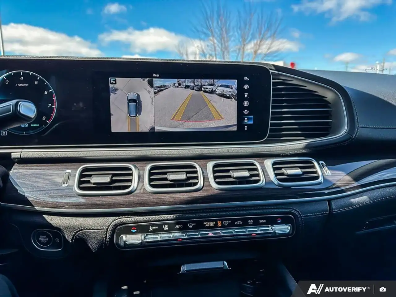 Mercedes-Benz GLE снимка Mercedes-Benz GLE