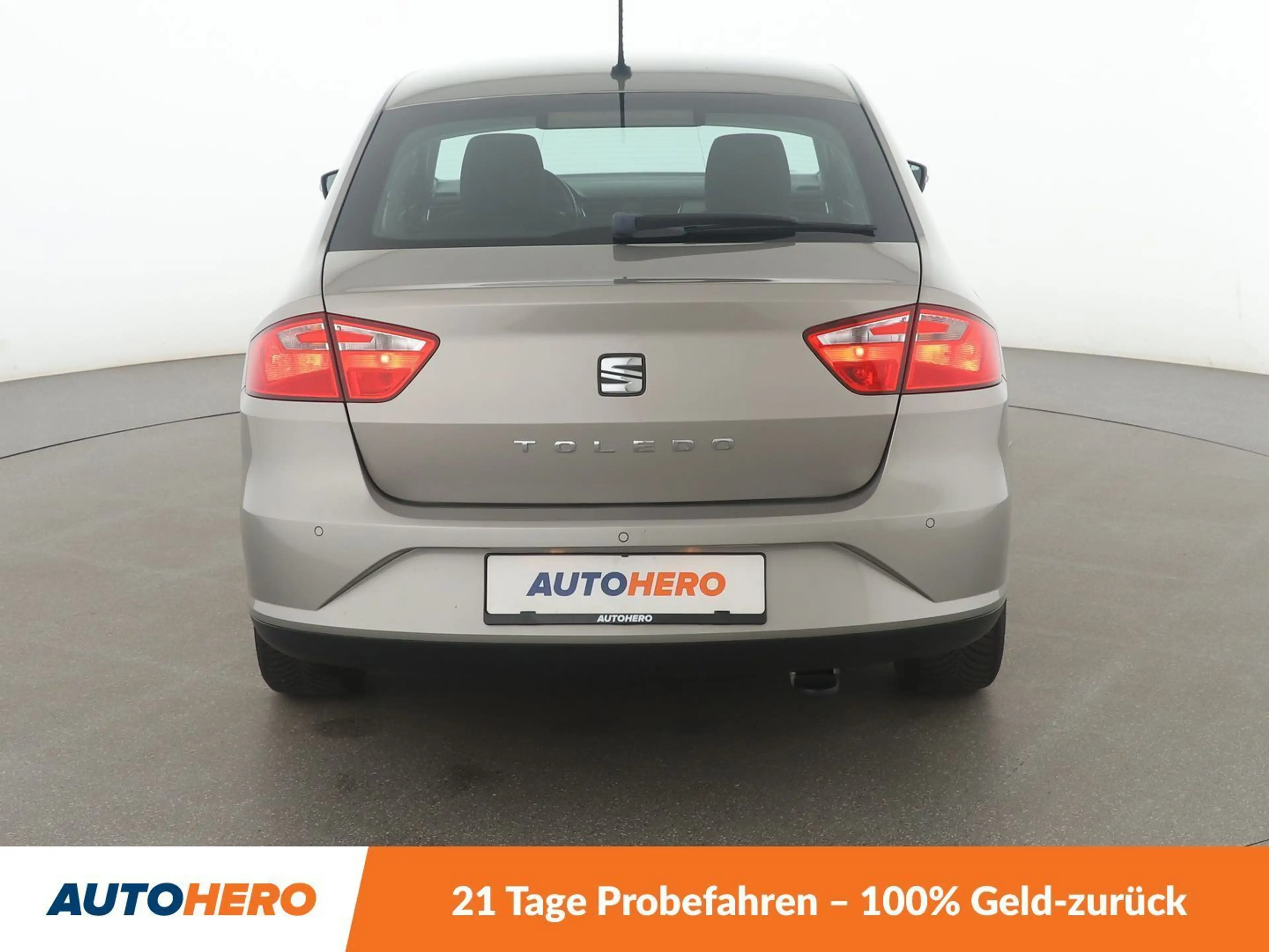 SEAT Toledo 1.0 TSI Style*TEMPO*PDC*SHZ*AHK*ALU*KLIMA* — photo 5