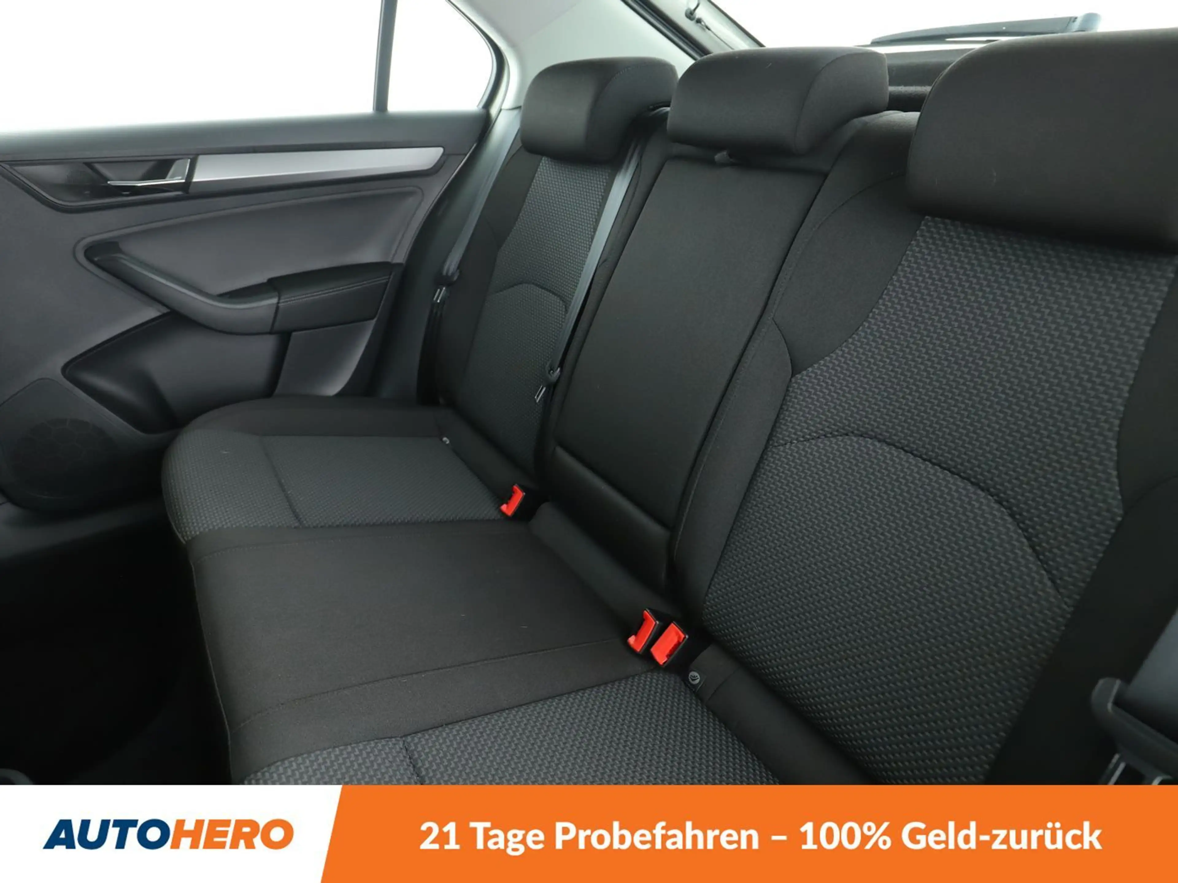 SEAT Toledo 1.0 TSI Style*TEMPO*PDC*SHZ*AHK*ALU*KLIMA* — photo 14