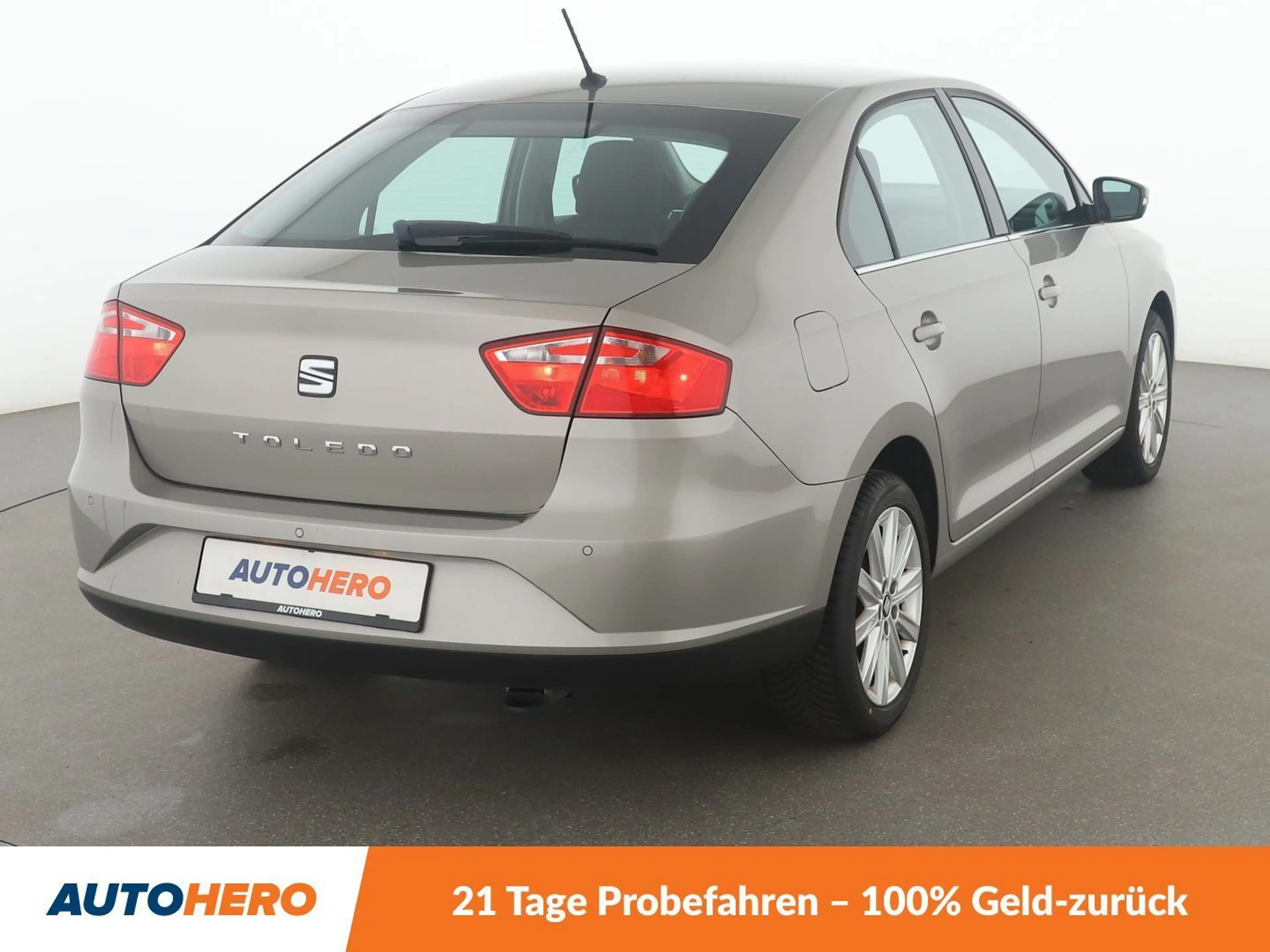 SEAT Toledo 1.0 TSI Style*TEMPO*PDC*SHZ*AHK*ALU*KLIMA* — photo 6
