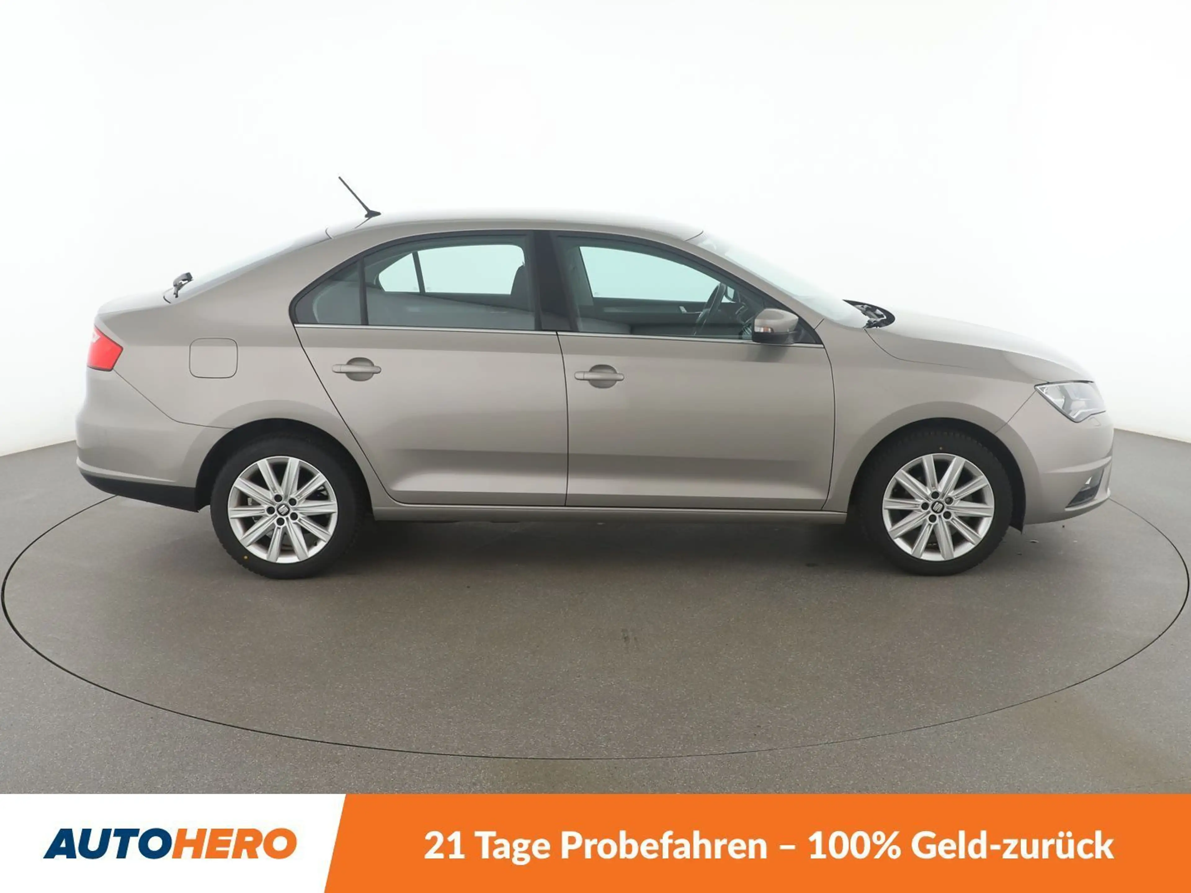 SEAT Toledo 1.0 TSI Style*TEMPO*PDC*SHZ*AHK*ALU*KLIMA* — photo 7