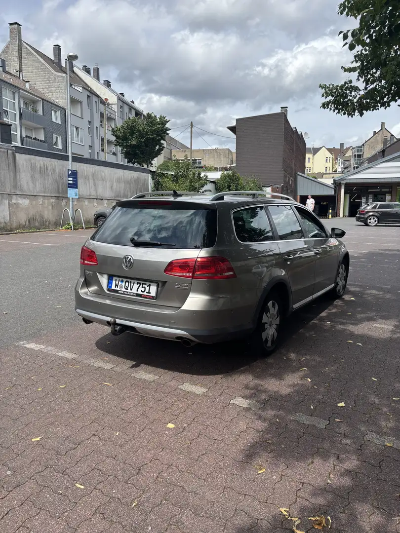 Volkswagen Passat Alltrack 2.0 TDI 4Motion DSG BlueMotion Tec - 2