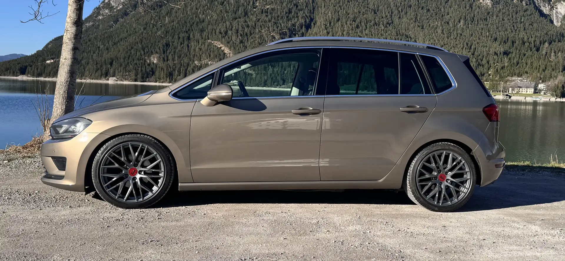 Volkswagen Golf Sportsvan 1.6 TDI BMT DSG SKY - 2