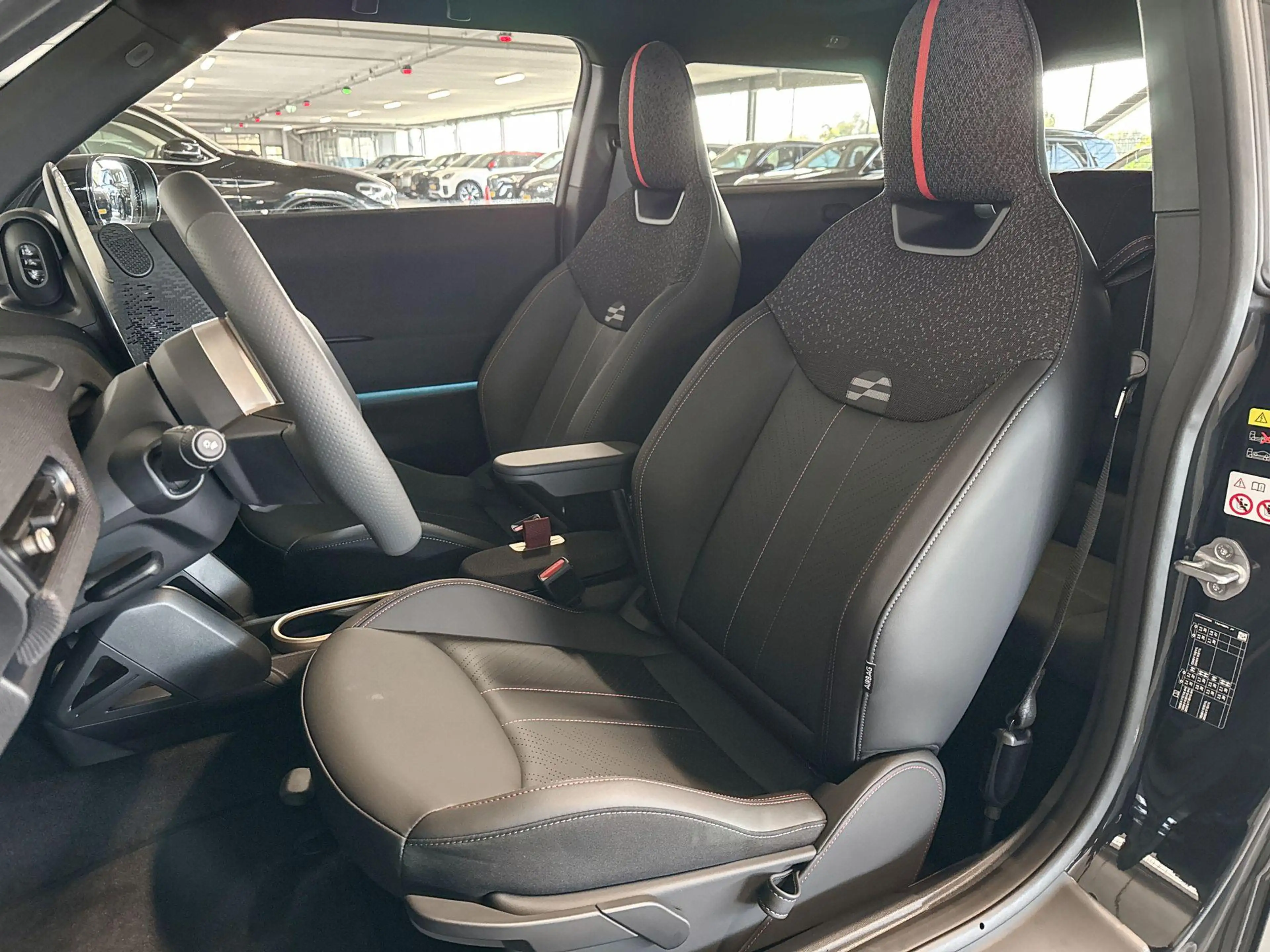 MINI John Cooper Works 3-deurs Cooper SE Cooper M 54.2 kWh | 18 Inch JCW — photo 9