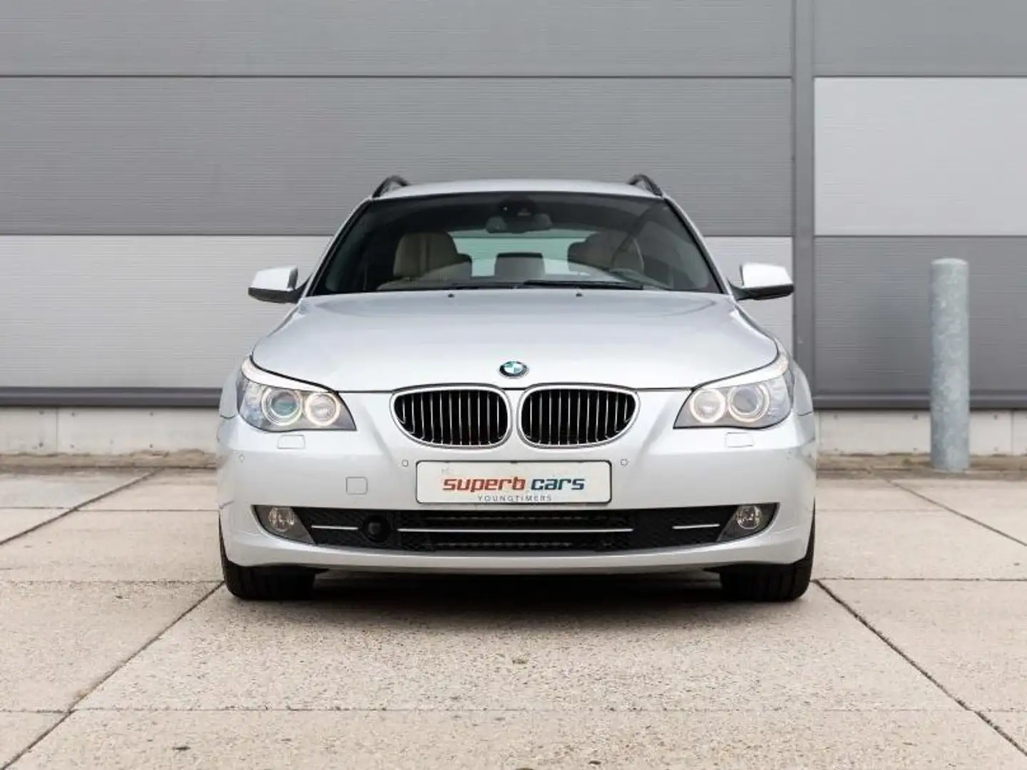 BMW 530 Ex-Demo/Full options!/ACC/Comfortstoel/Headup Grijs - 2