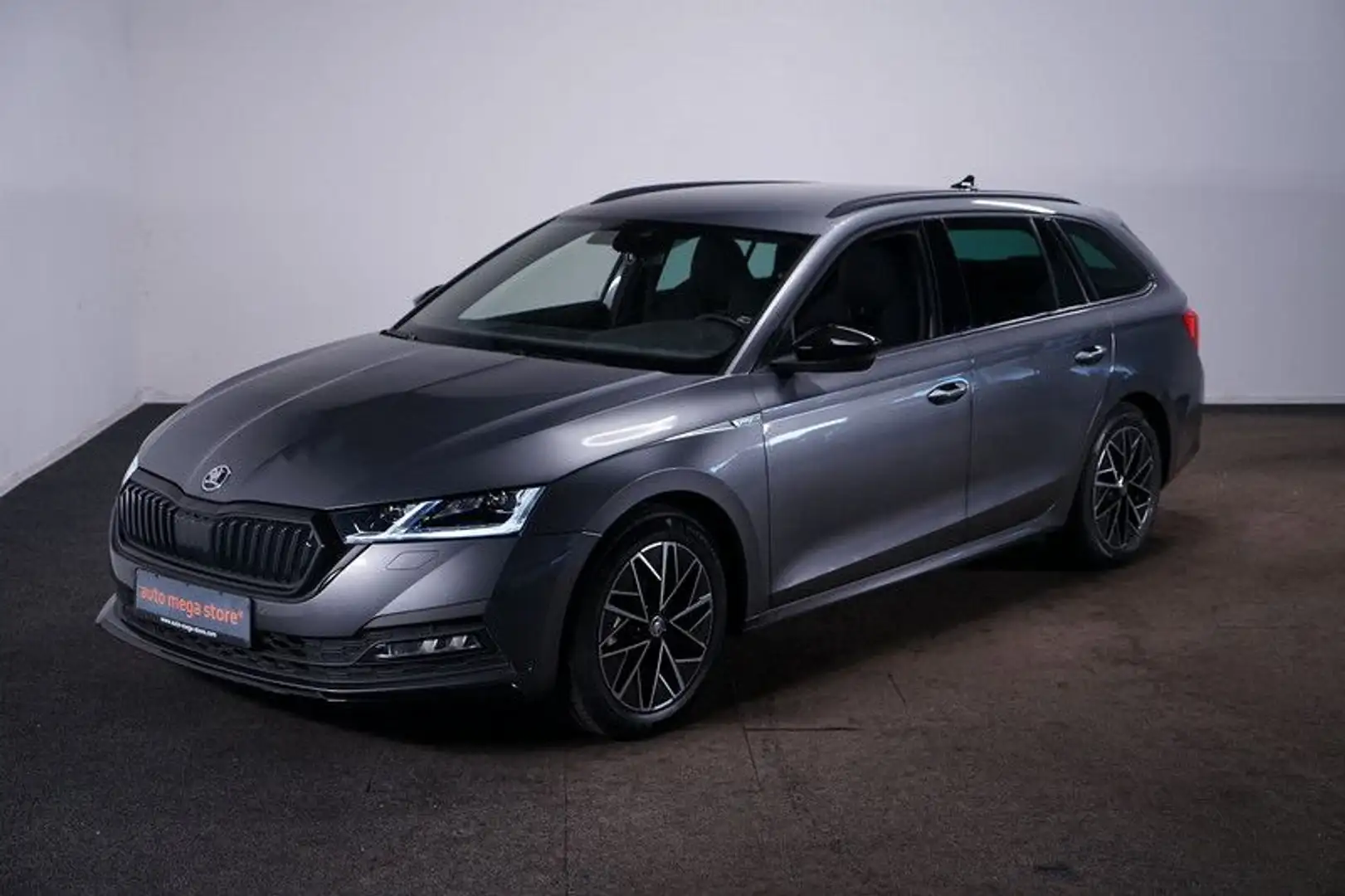 Skoda Octavia 1.5 TSI e-TEC Sportline DSG*LED*Kamera*N Grijs - 1