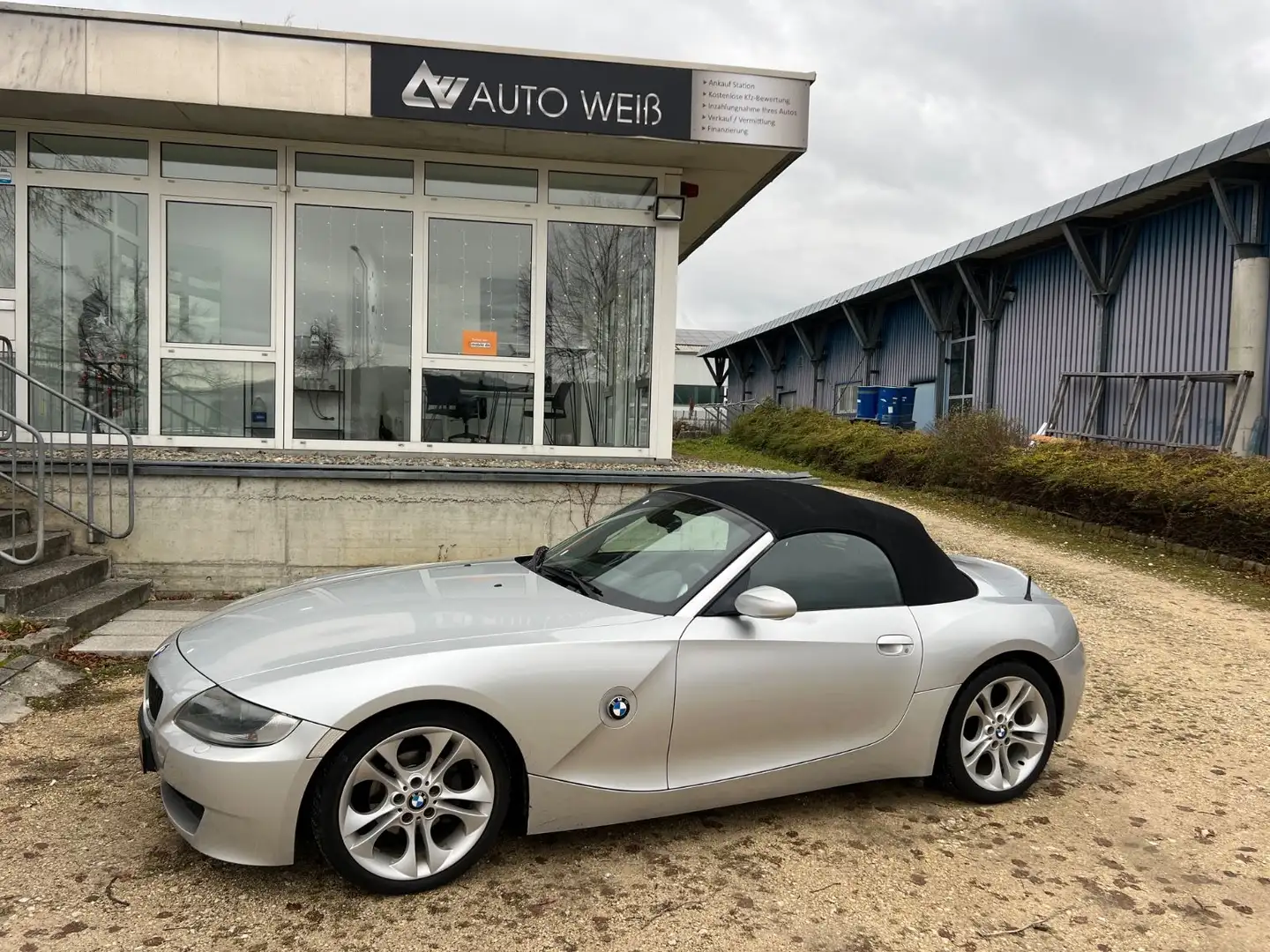 BMW Z4 BaureiRoadster 2.0i/NAVI/PDC/SHZ/MEMORY/HU-26 Silber - 2