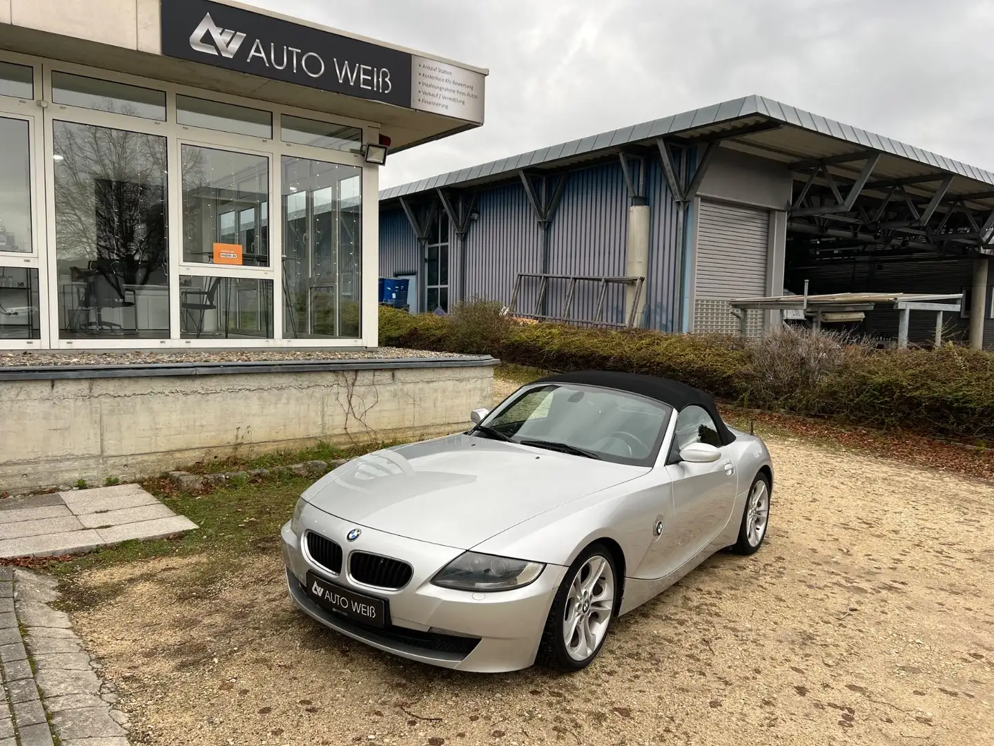 BMW Z4 BaureiRoadster 2.0i/NAVI/PDC/SHZ/MEMORY/HU-26 Silber - 1