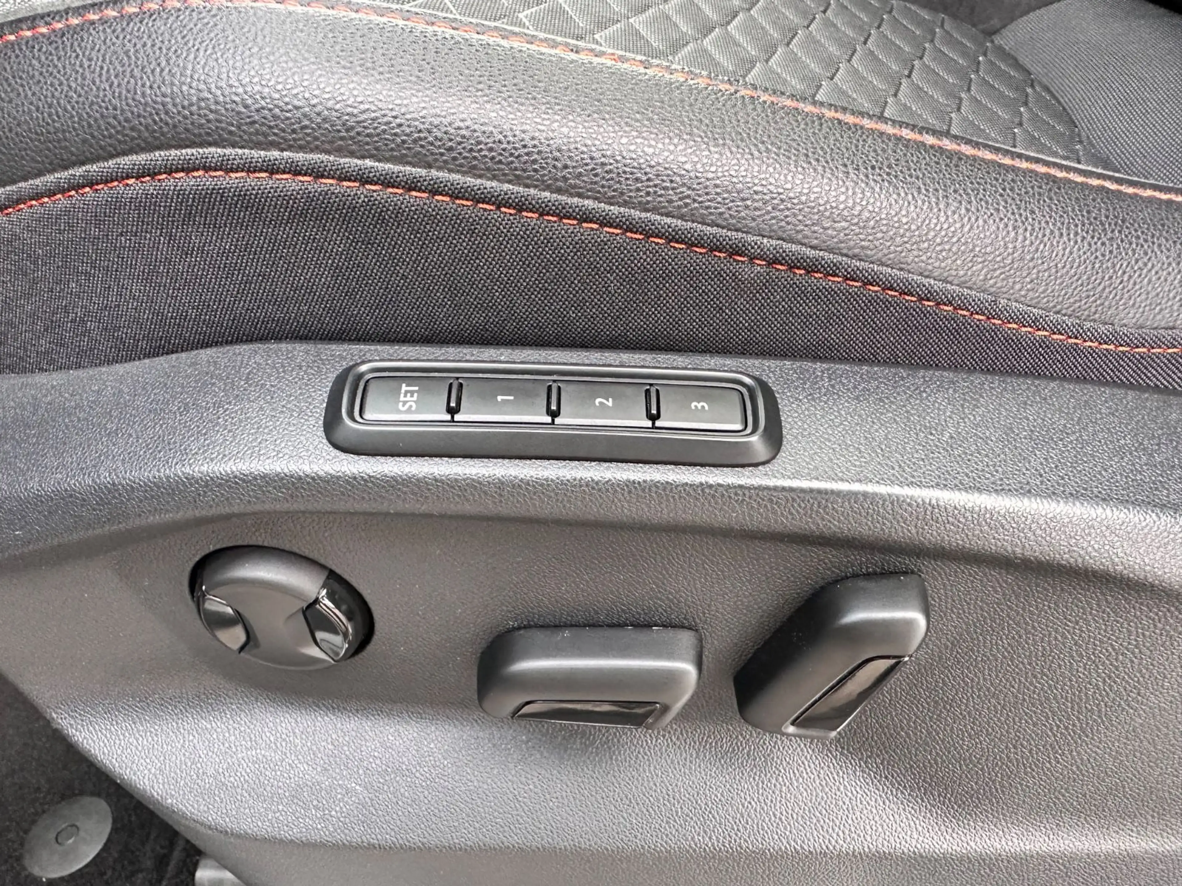 SEAT Tarraco FR 4Drive Pano Beats AHK ACC 7-Sitzer — photo 9