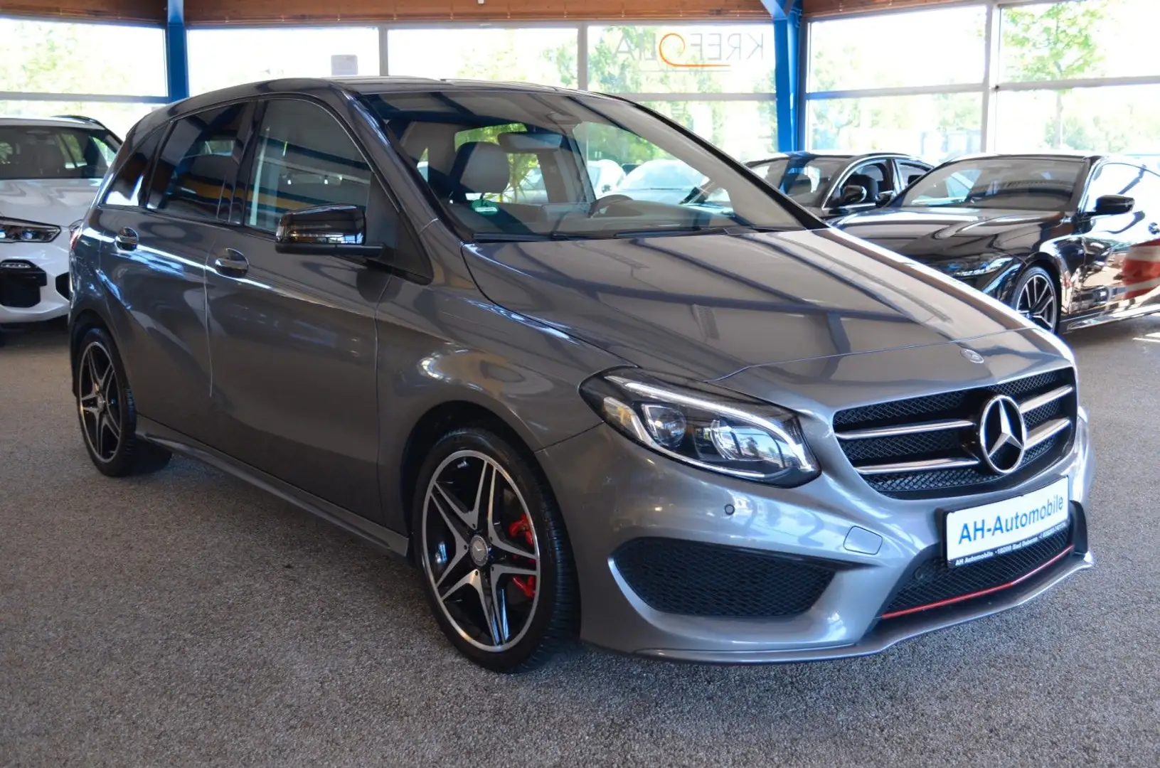 Mercedes-Benz B 200 AMG-PAKET / Bi-XENON / NAVI / ALCANTARA Grau - 2