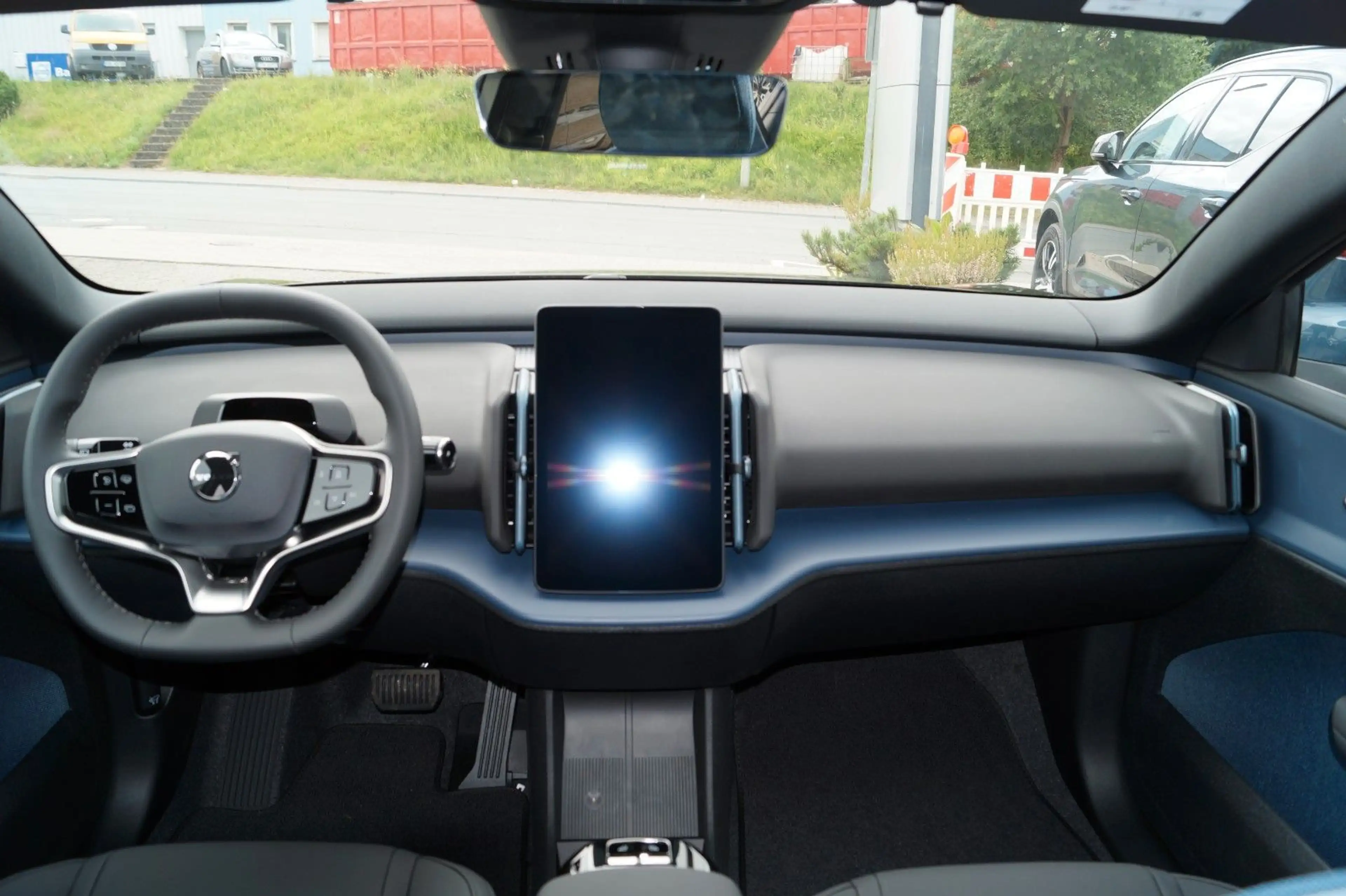 Volvo EX30 Cross Country P5 Long Range RWD Plus Aut. — photo 10