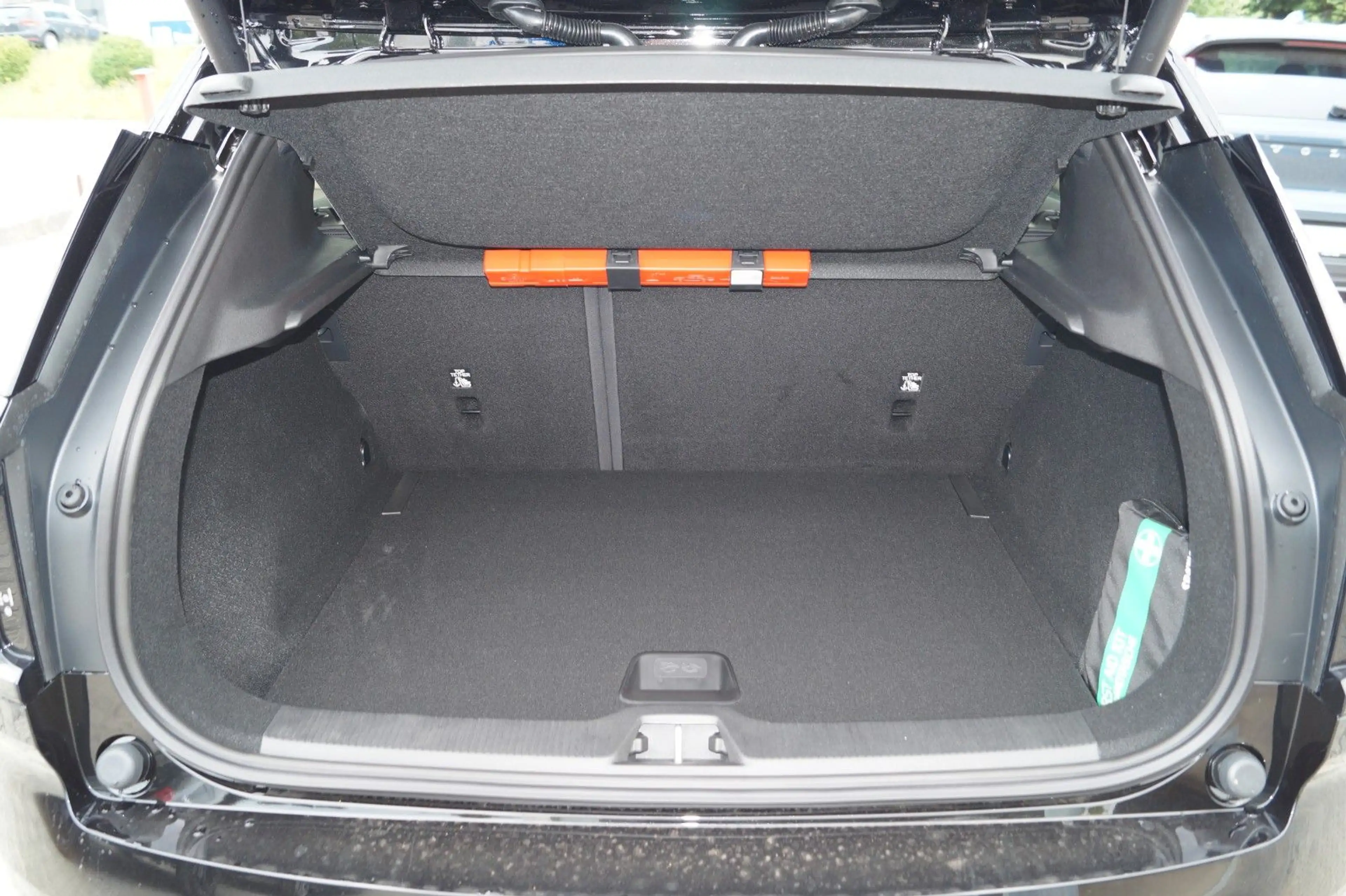 Volvo EX30 Cross Country P5 Long Range RWD Plus Aut. — photo 13