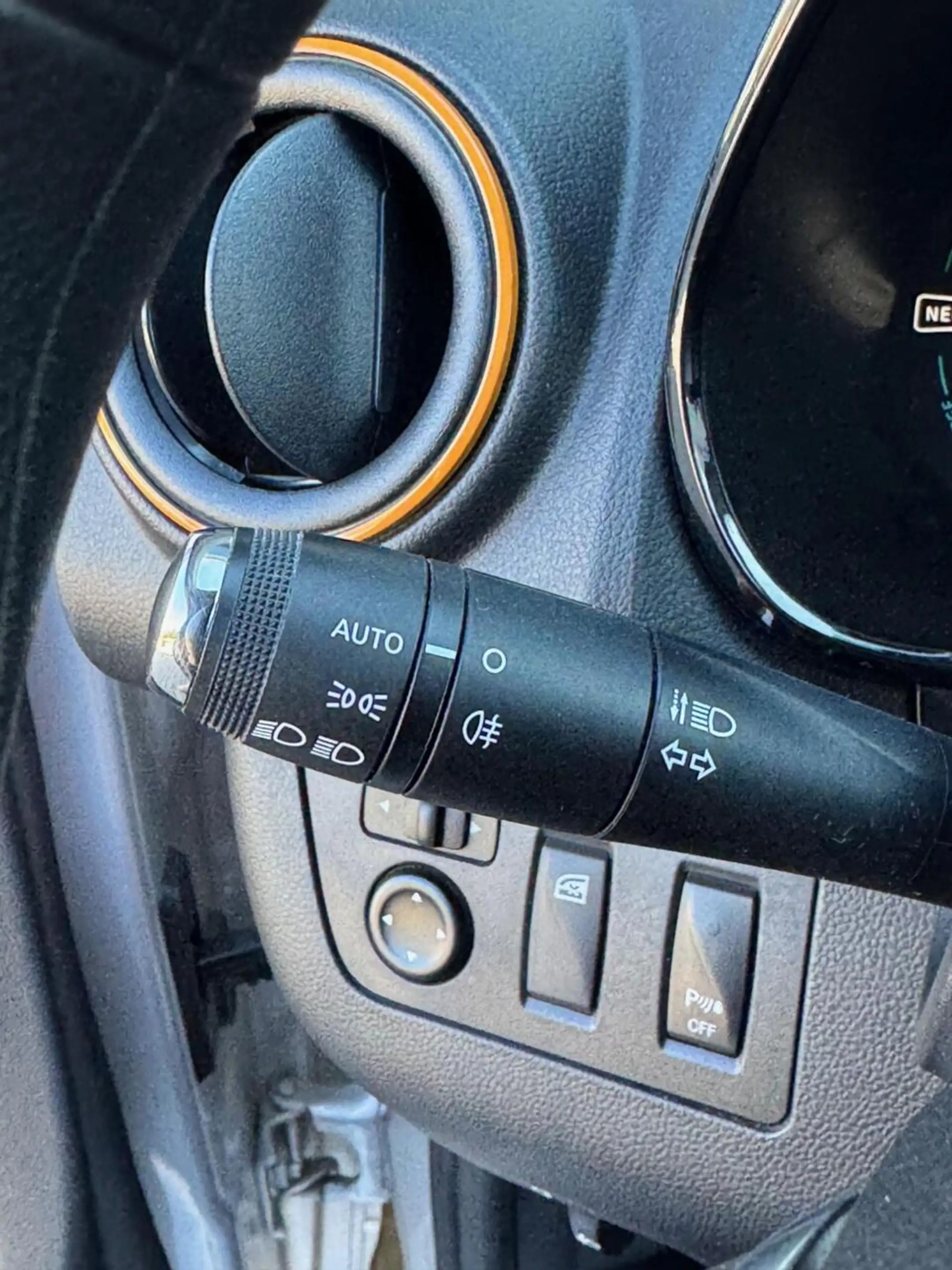 Dacia Spring Comfort Plus (Orange Pack) SOH 93% 27 kWh/Navi/Cam — photo 17