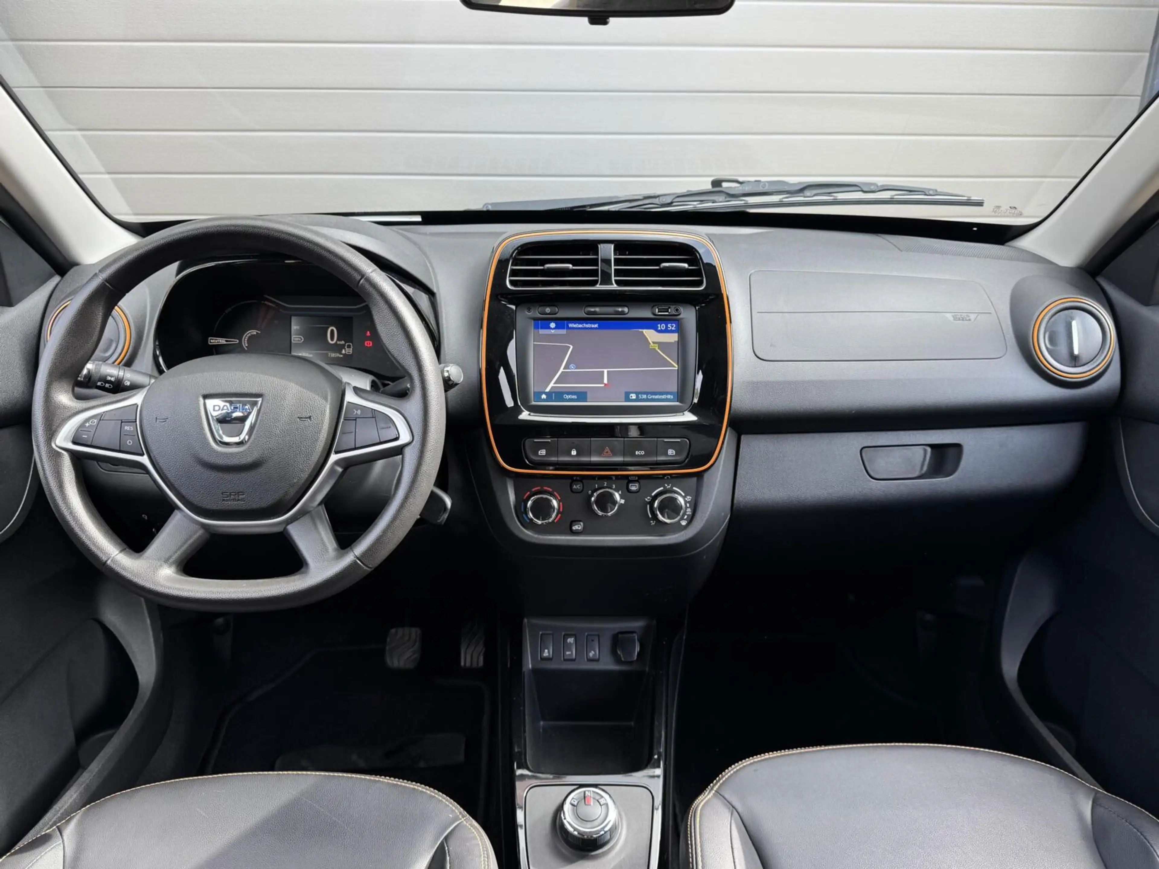 Dacia Spring Comfort Plus (Orange Pack) SOH 93% 27 kWh/Navi/Cam — photo 7