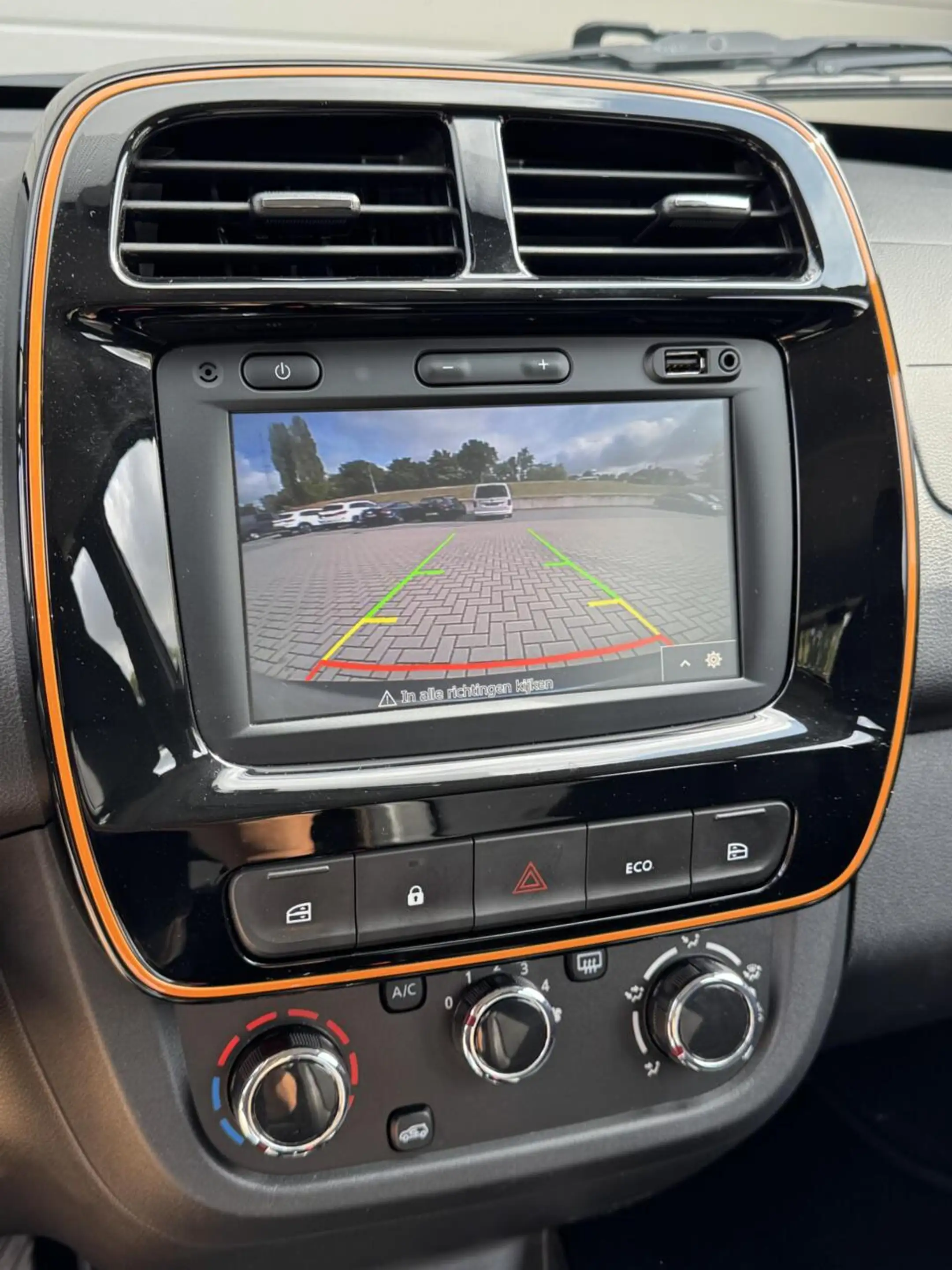 Dacia Spring Comfort Plus (Orange Pack) SOH 93% 27 kWh/Navi/Cam — photo 15